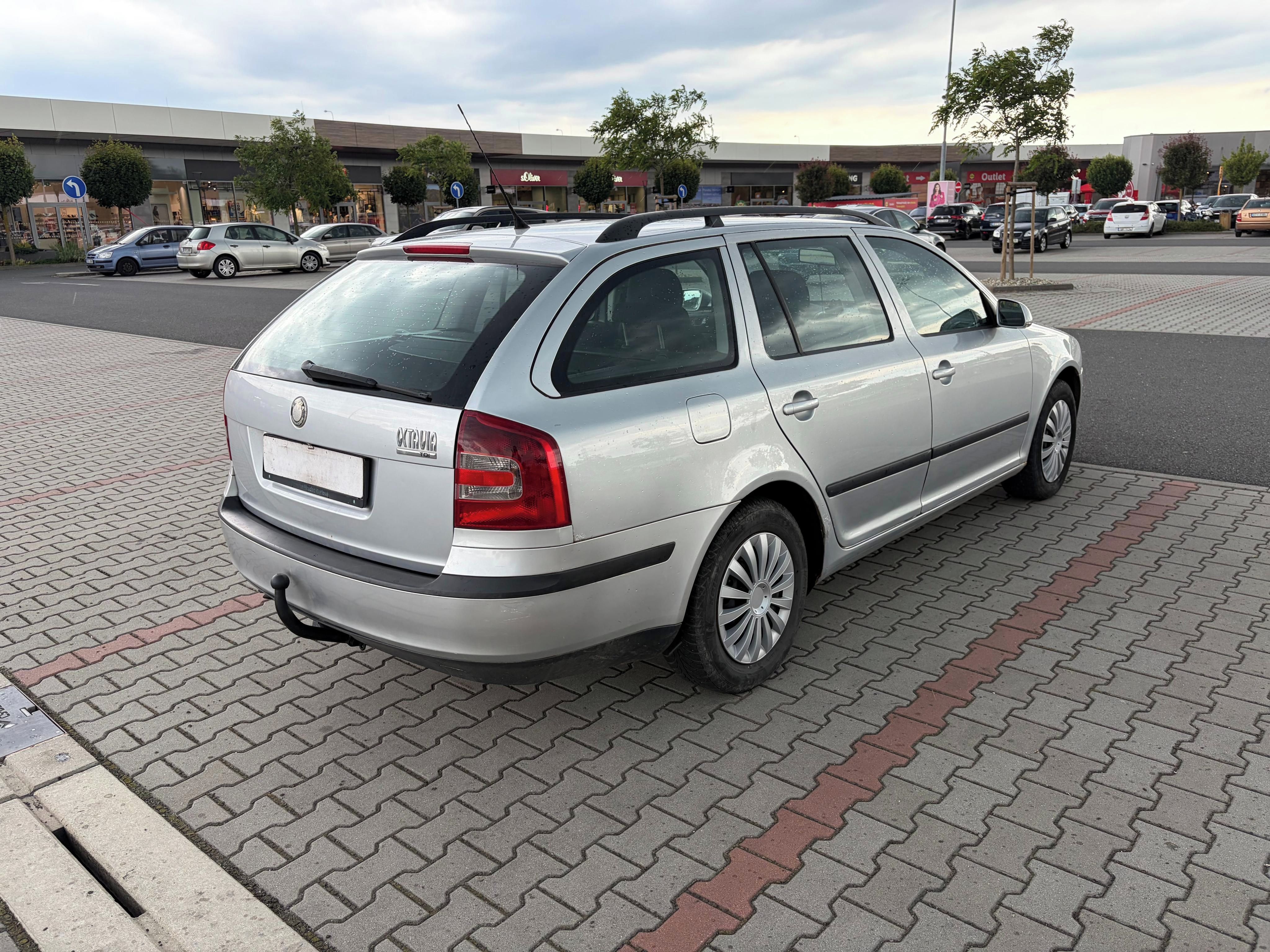 Škoda Octavia, II 1.9 TDi 77kw ČR TZ - fotka 3