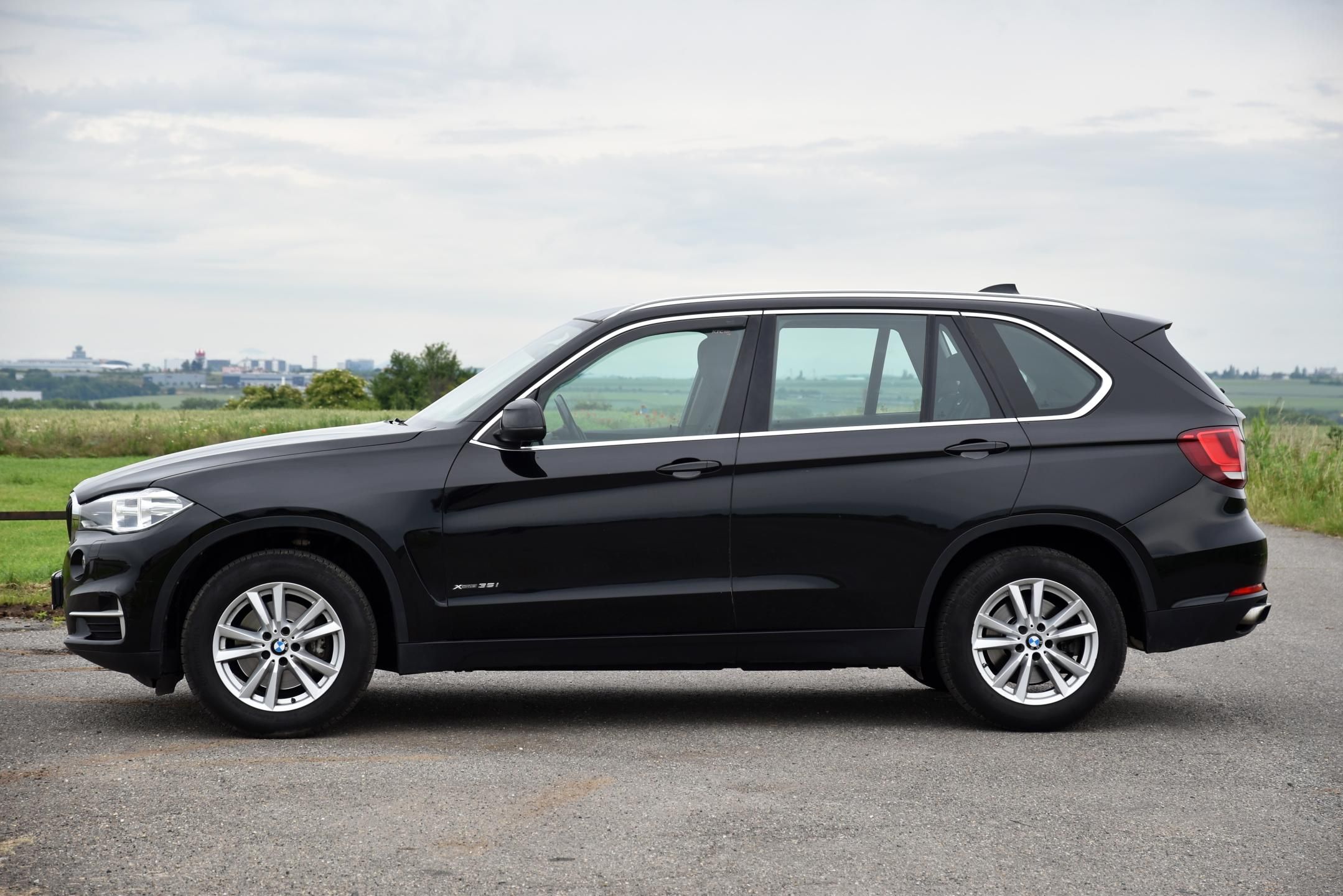 BMW X5, xDrive35i,XENON,VÝHŘEV,PANORAM - fotka 2
