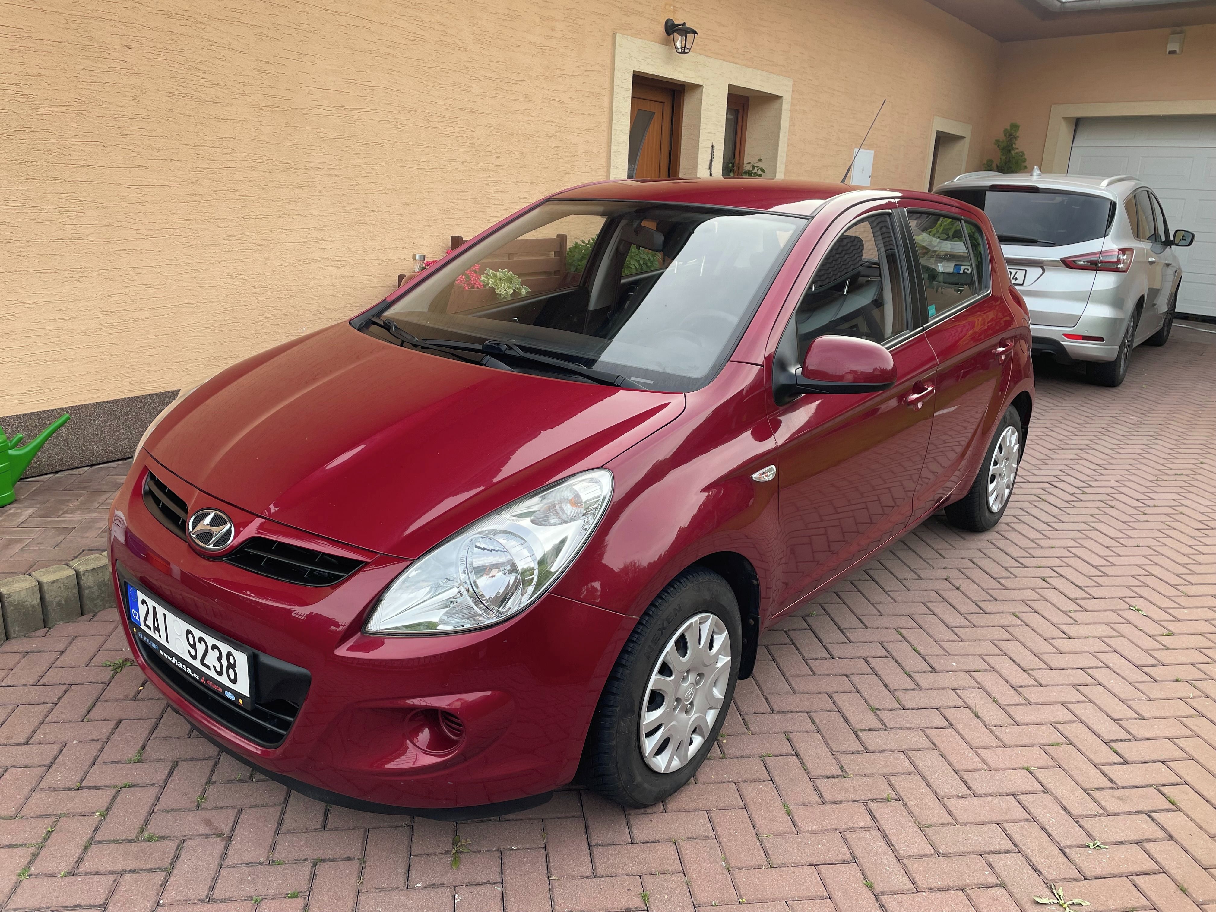 Hyundai i20, 1.4 AUTOMAT, ČR,1. maj., GARÁŽ - fotka 5