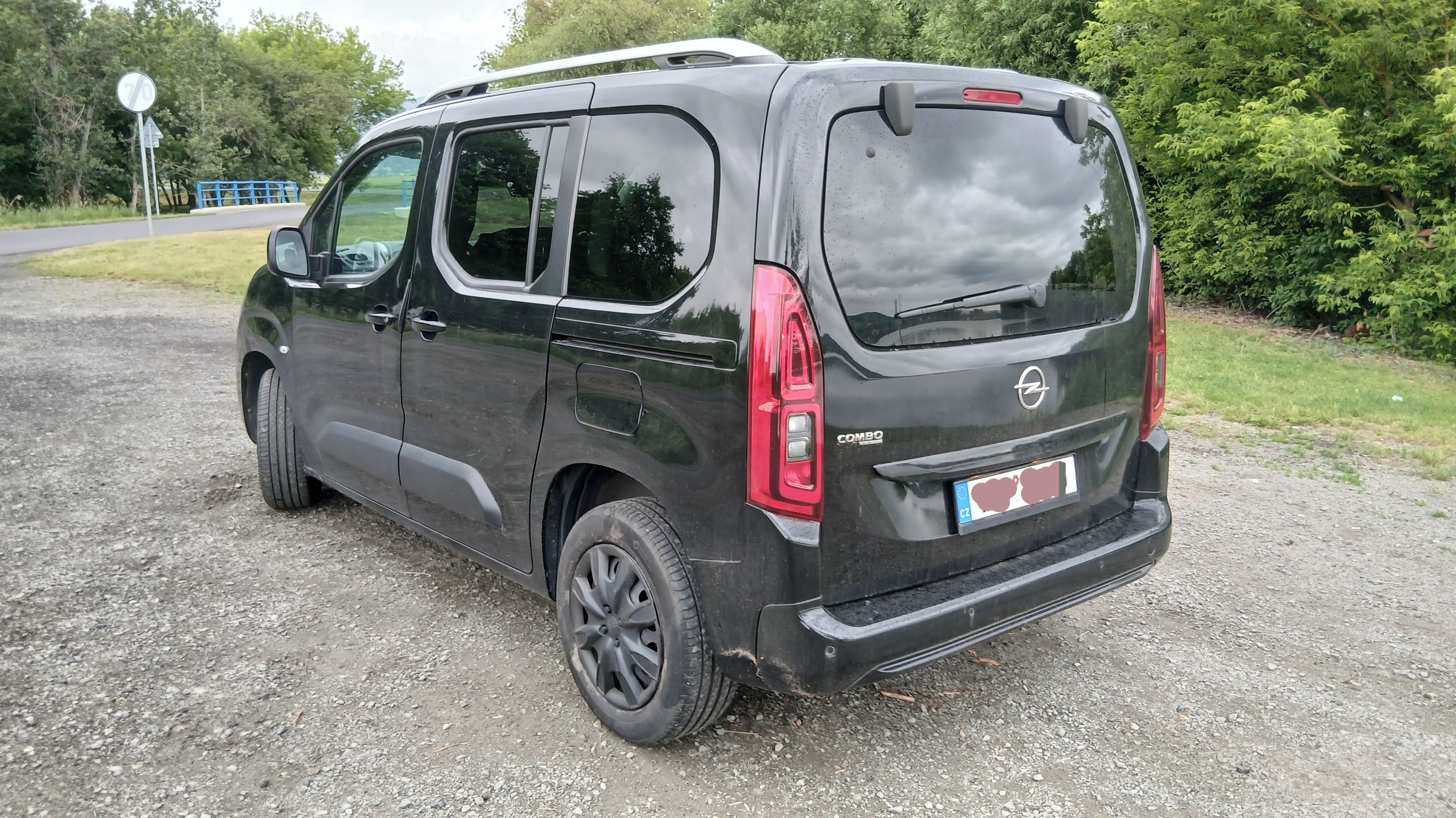 Opel Combo, 1,2 benzín, servisováno, 1.maj - fotka 4
