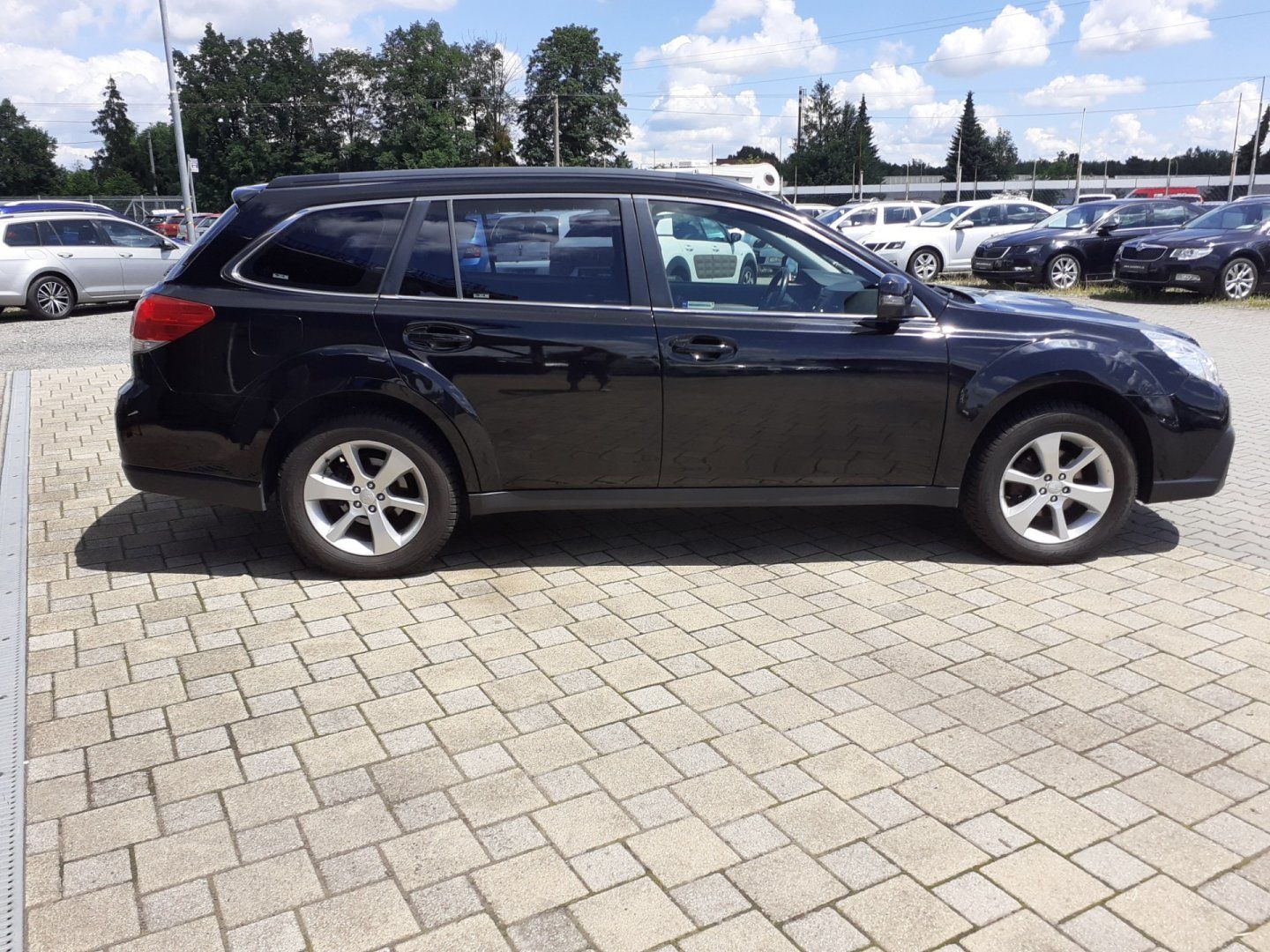 Subaru Outback, 2.0 D 4x4 110 Kw - fotka 3
