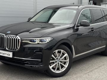 xDrive40i