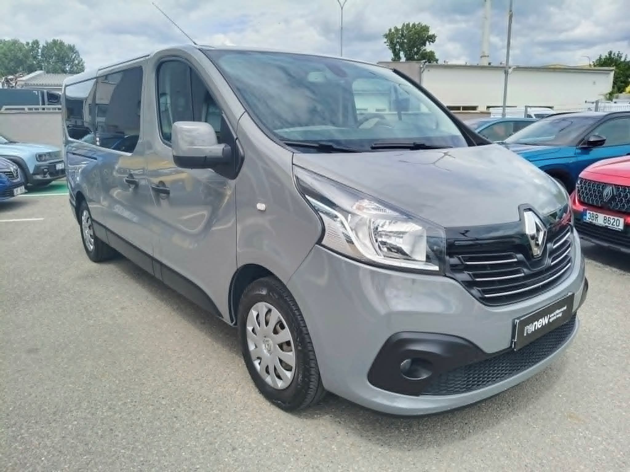 Renault Trafic, 1.6 dCi, Passenger, 8 míst 92k - fotka 3