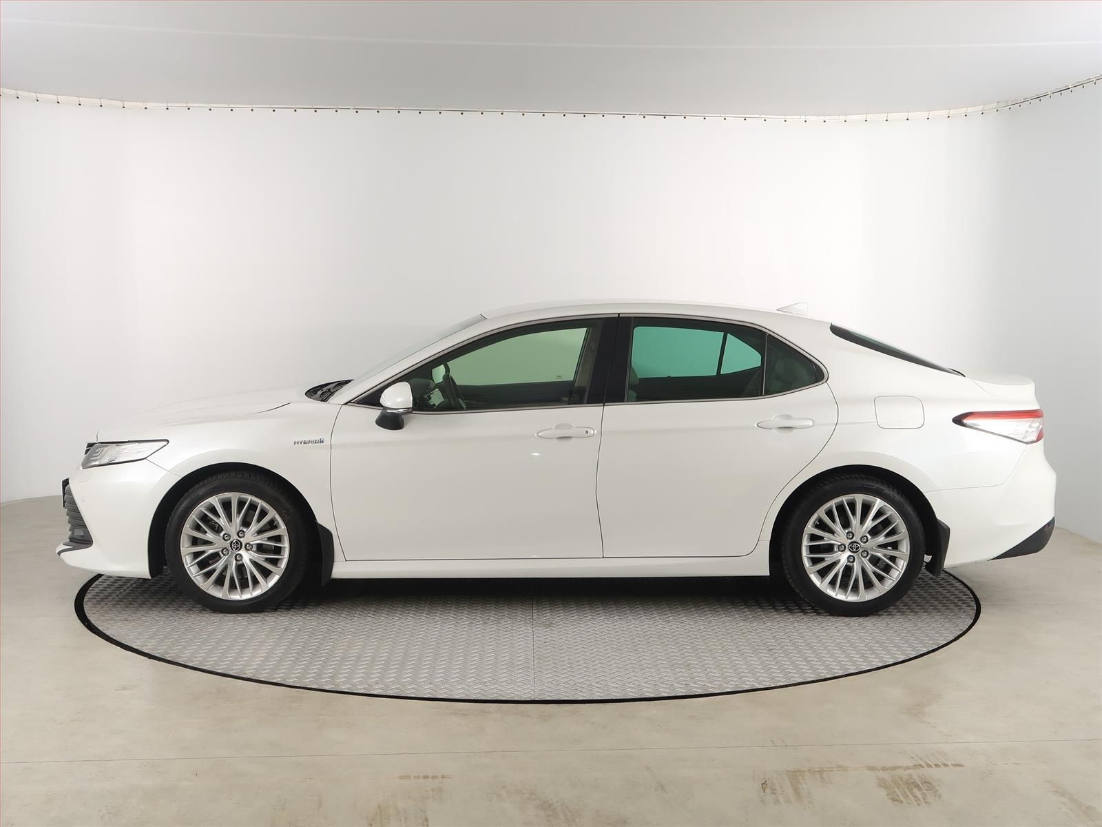 Toyota Camry, 2.5 Hybrid, Automat - fotka 3