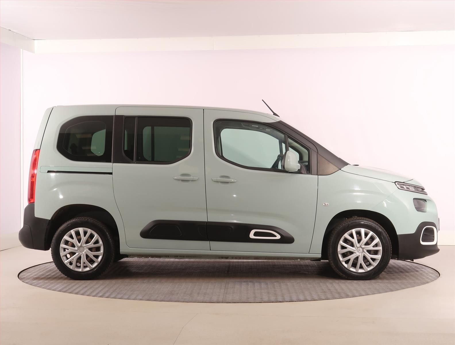 Citroën Berlingo, 1.2 PureTech, Live, 7Míst - fotka 6