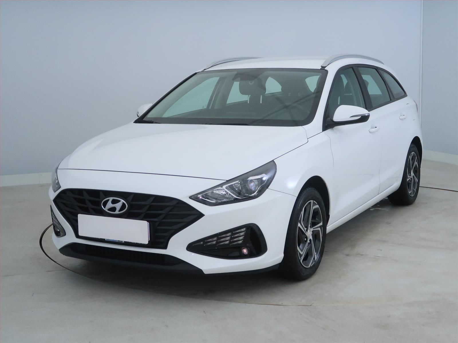 Hyundai i30, 1.5 DPI, Comfort, ČR,1.maj - fotka 2