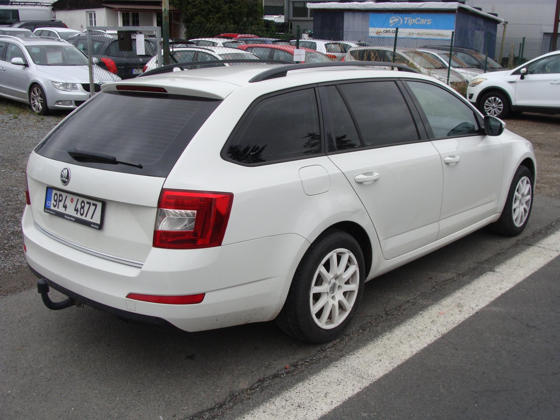 Škoda Octavia, 1.6 TDi, 66 kW, klimatizace - fotka 5