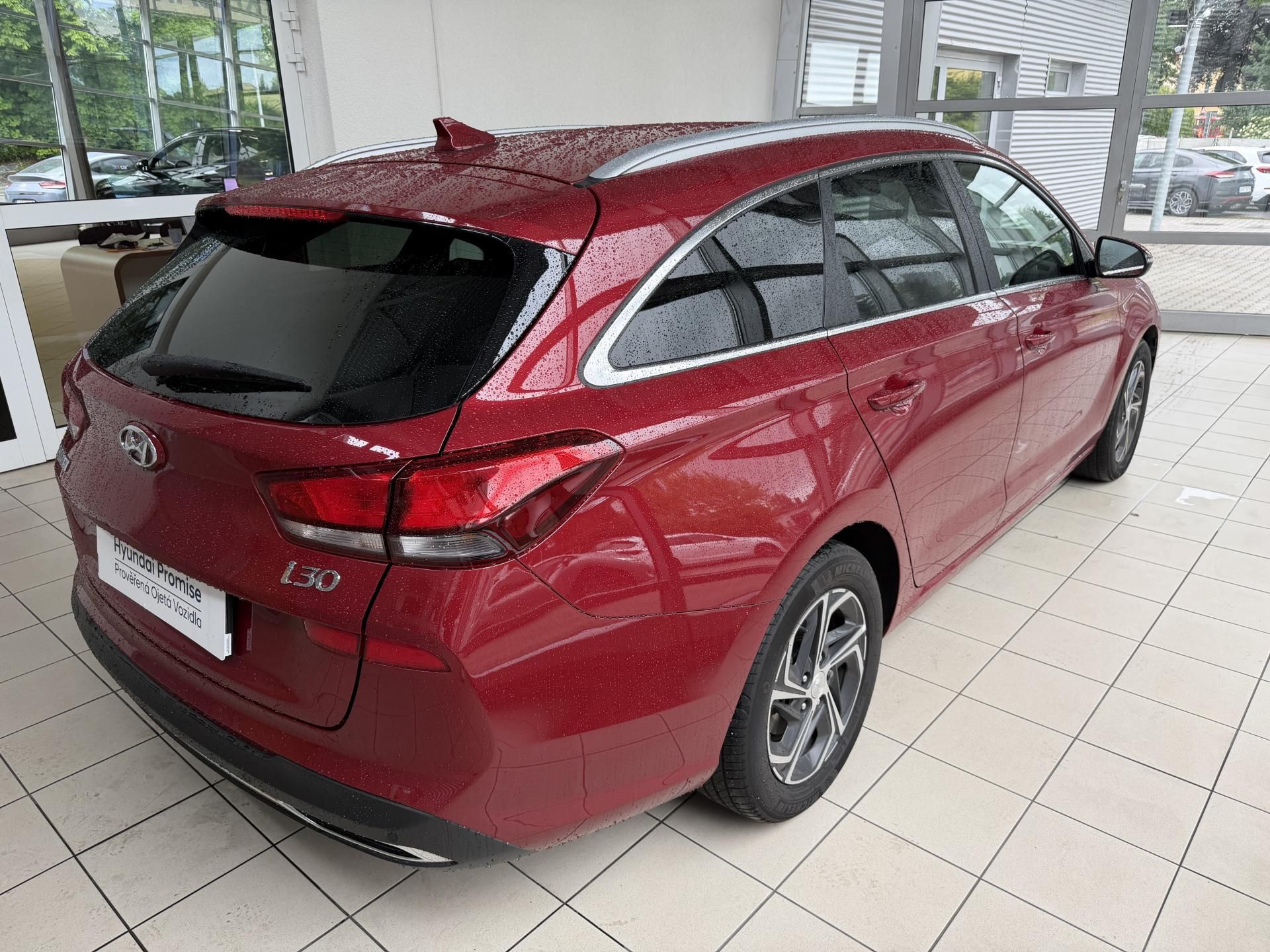 Hyundai i30, 1.0T-GDi 88kW SMART+NAVI - fotka 4
