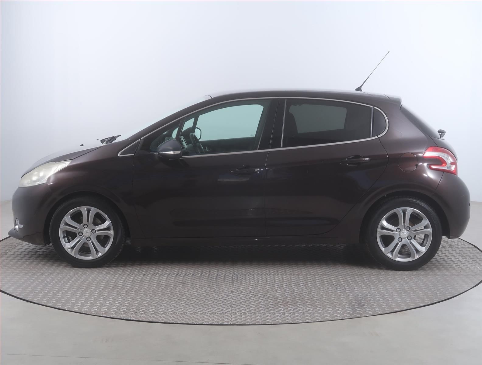Peugeot 208, 1.2 PureTech, Serv.kniha - fotka 3