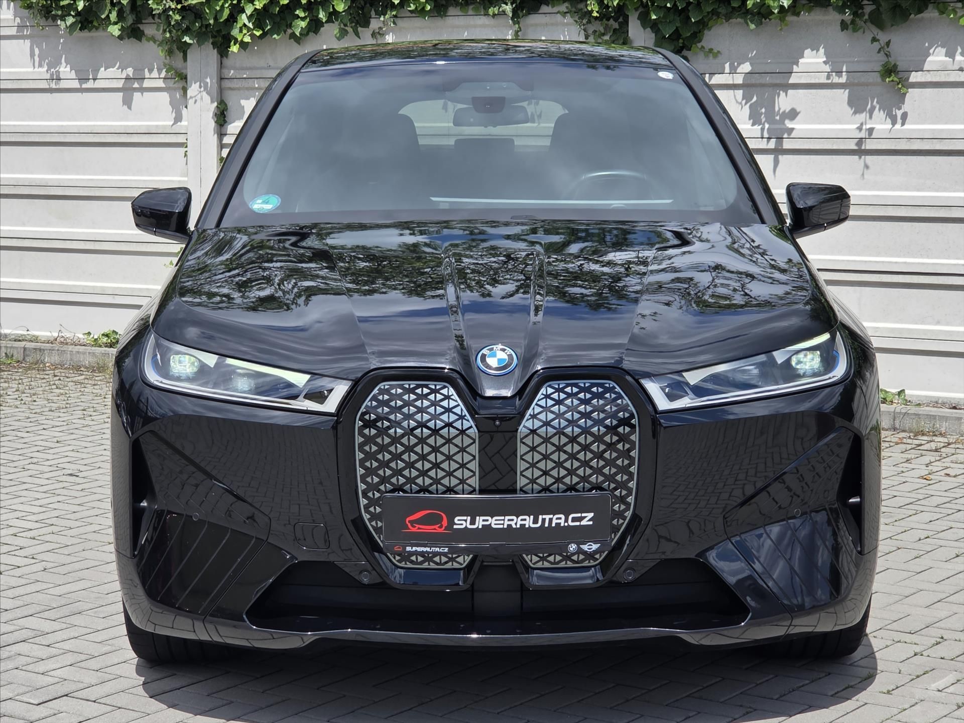 BMW iX, xDrive40 Sport paket SoH 96% 1 - fotka 2