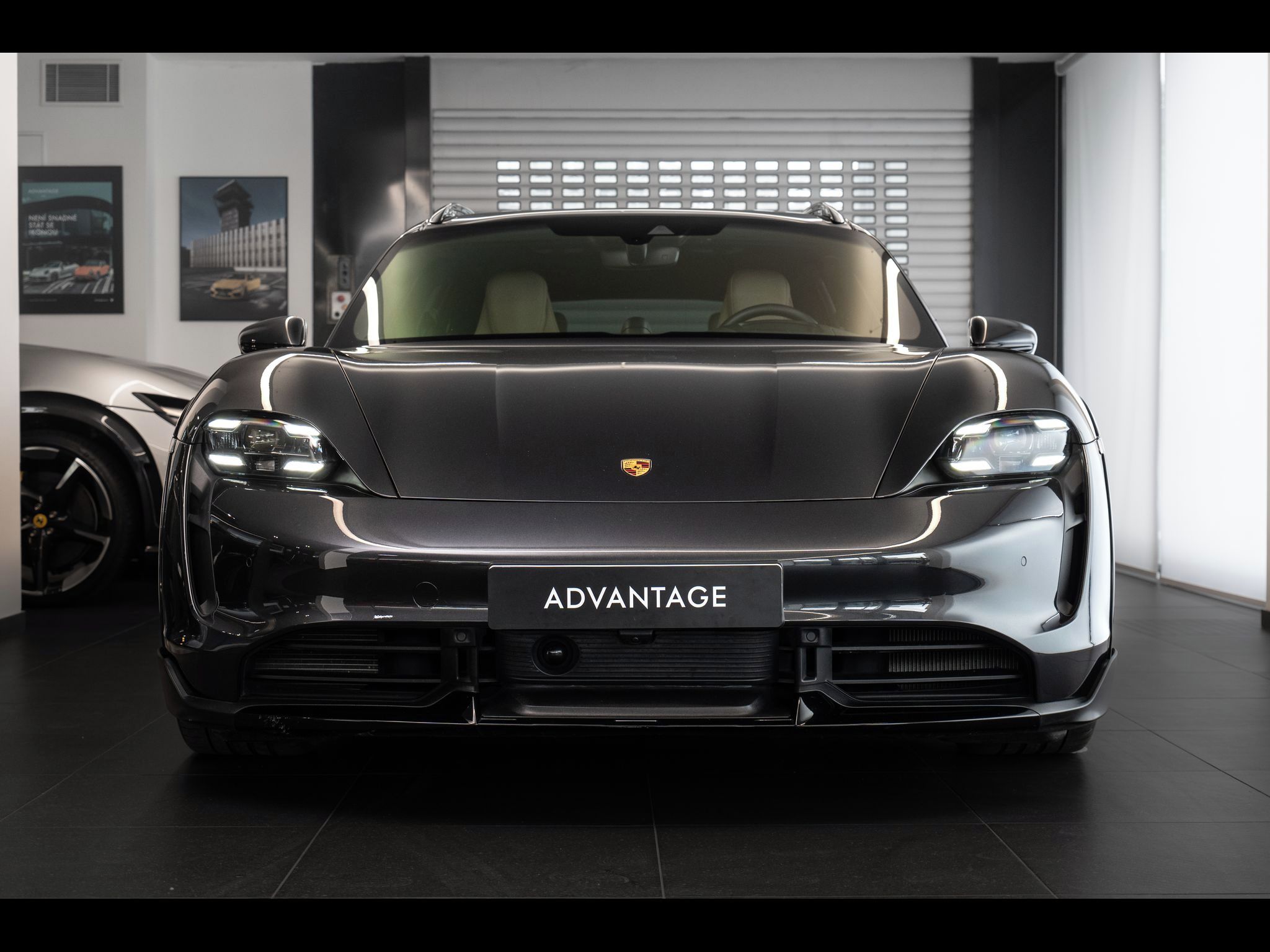 Porsche Taycan, Turbo S Cross Turismo/Burmeste - fotka 2