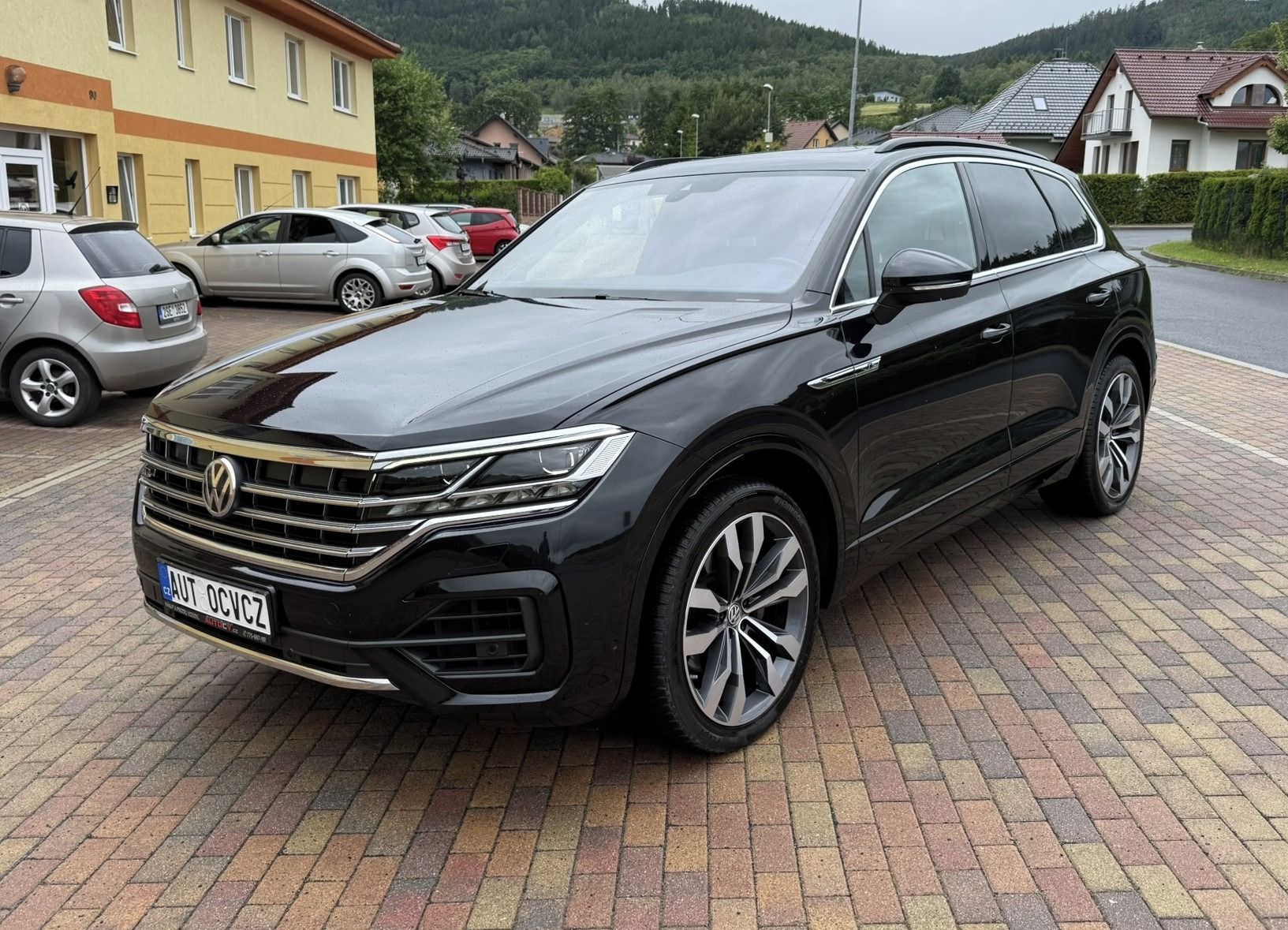 Volkswagen Touareg, 3.0 TDI V6 210kW 4x4 R-LINE - fotka 2