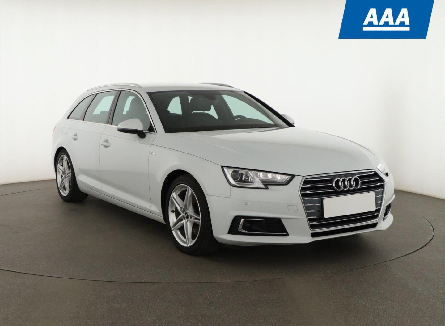 Audi A4, 2.0 TDI, S-Line, Automat, Kůže