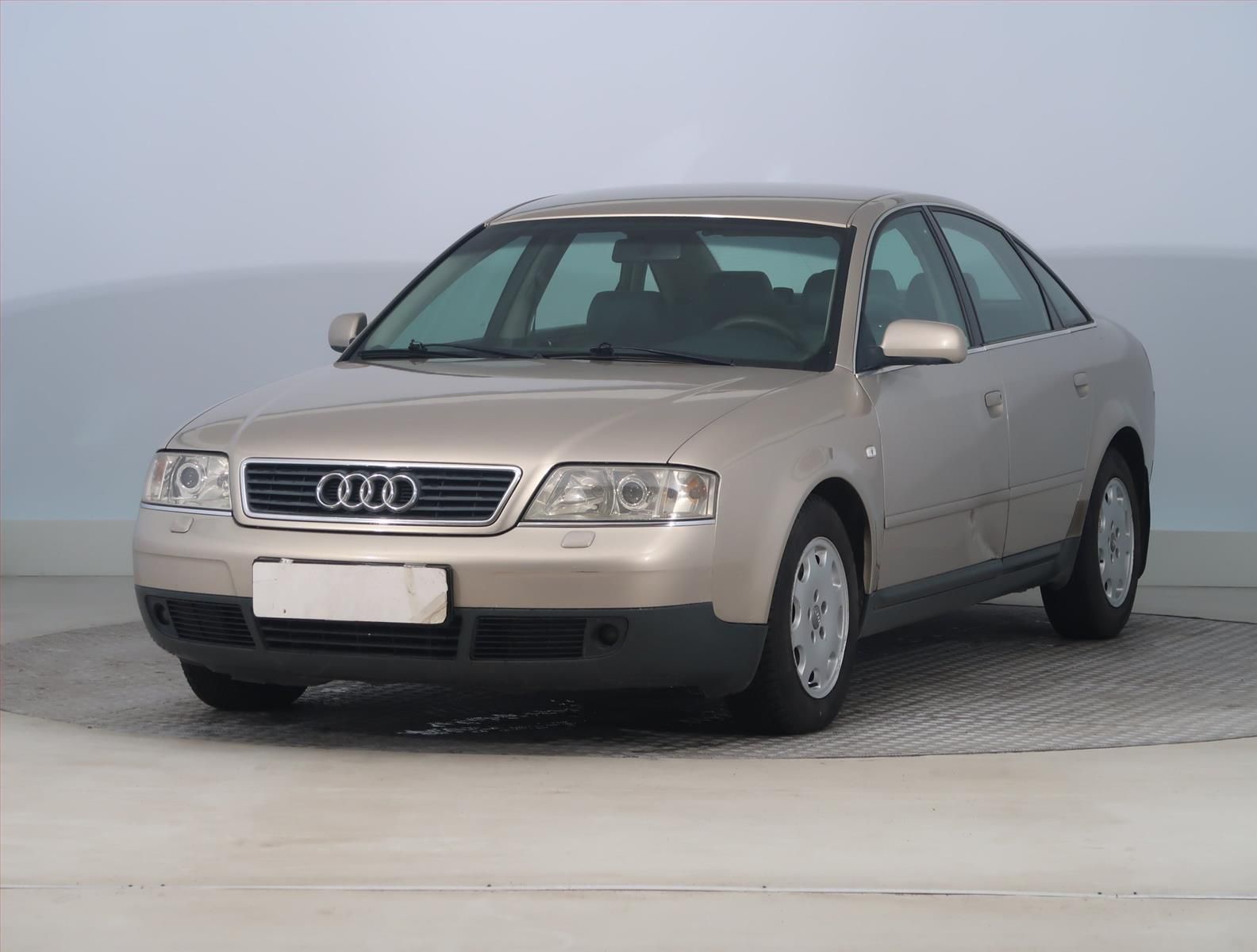 Audi A6, 2.5 TDI , Basis, po STK, Tažné - fotka 2