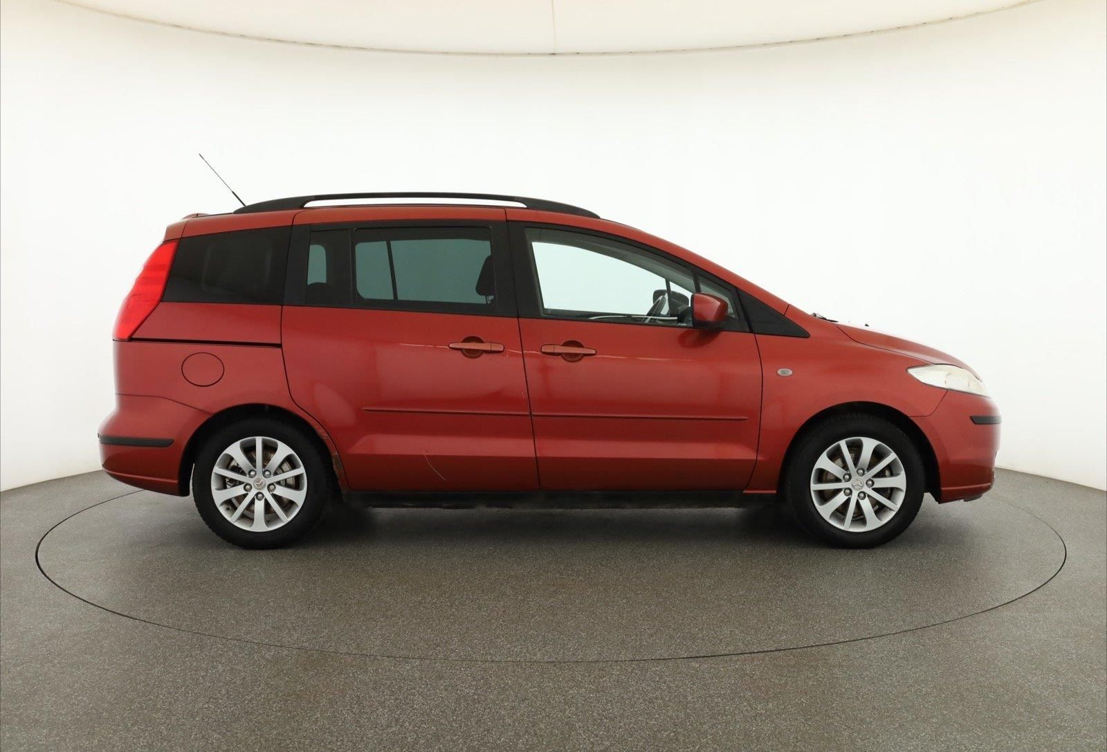 Mazda 5, 2.0, 7 míst, Automatická klima - fotka 6