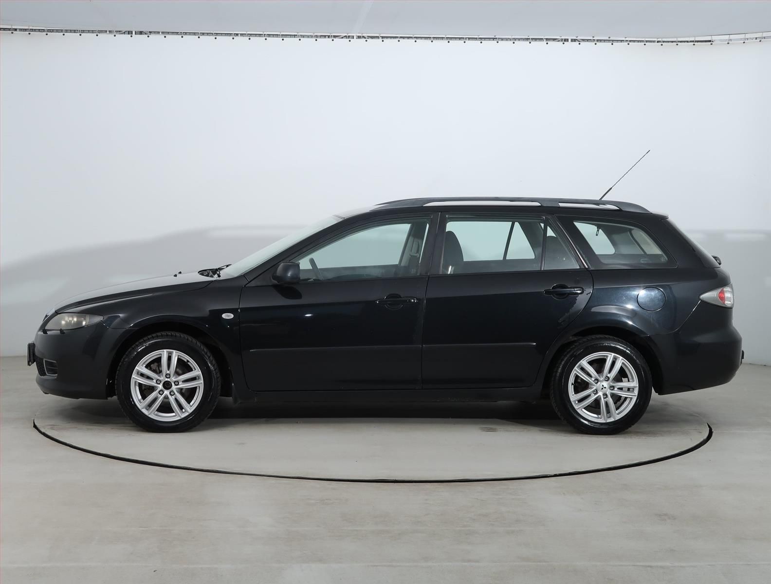 Mazda 6, 1.8, oblíbený vůz - fotka 3