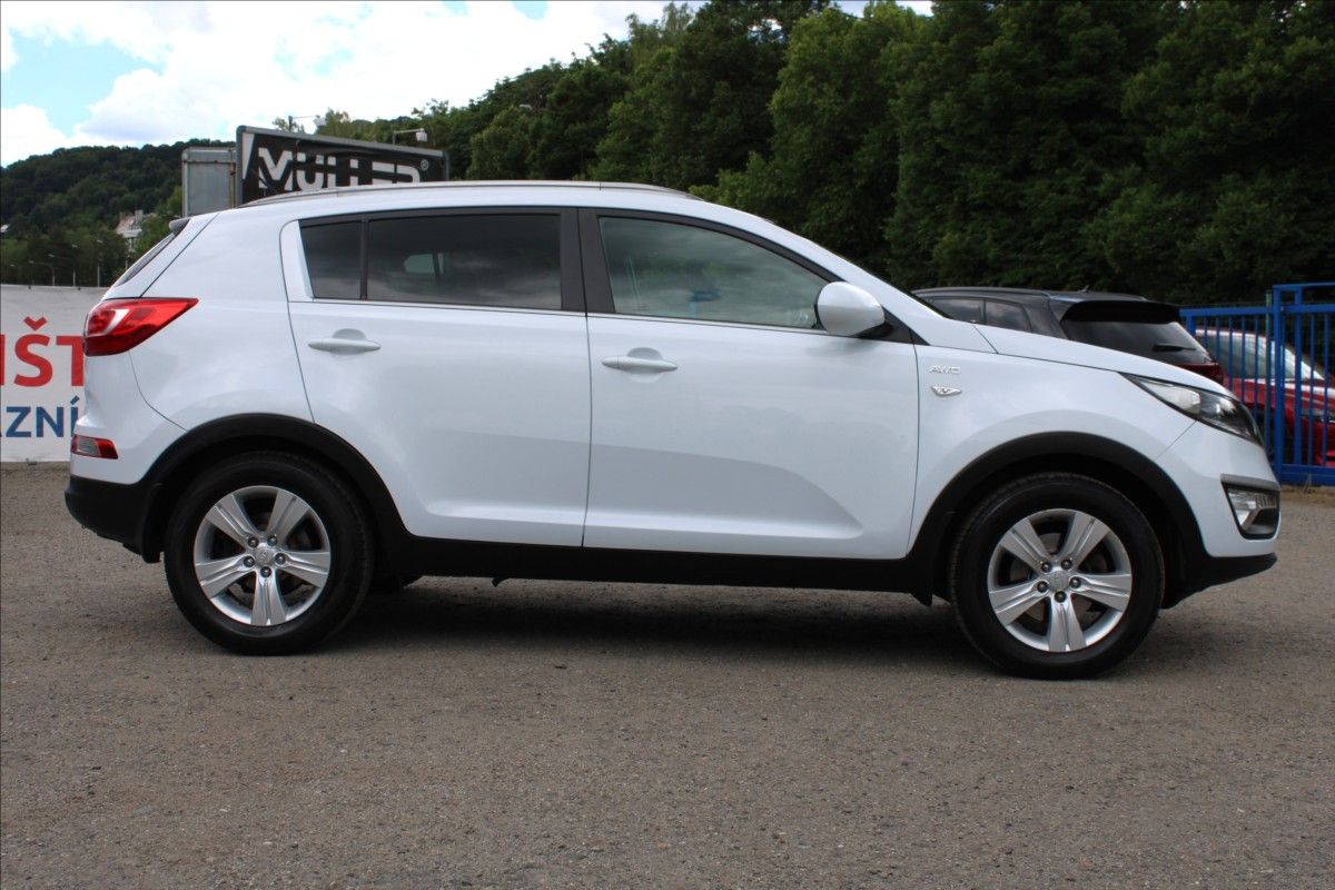 Kia Sportage, 2,0 CRDi  ČR,1.MAJITEL,4X4 - fotka 4