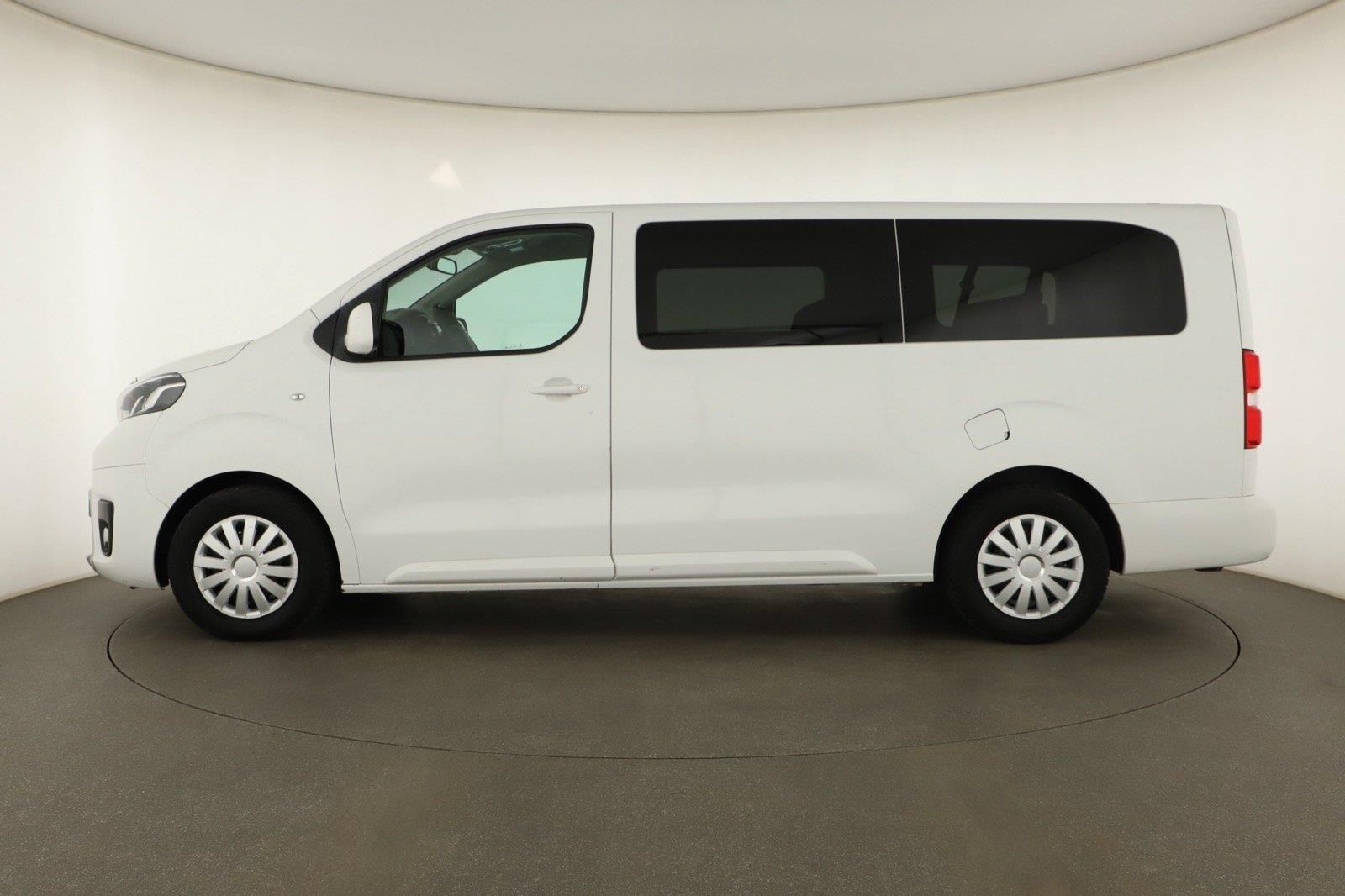 Toyota Proace Verso, 2.0 D-4D, 9 míst, L2 - fotka 3