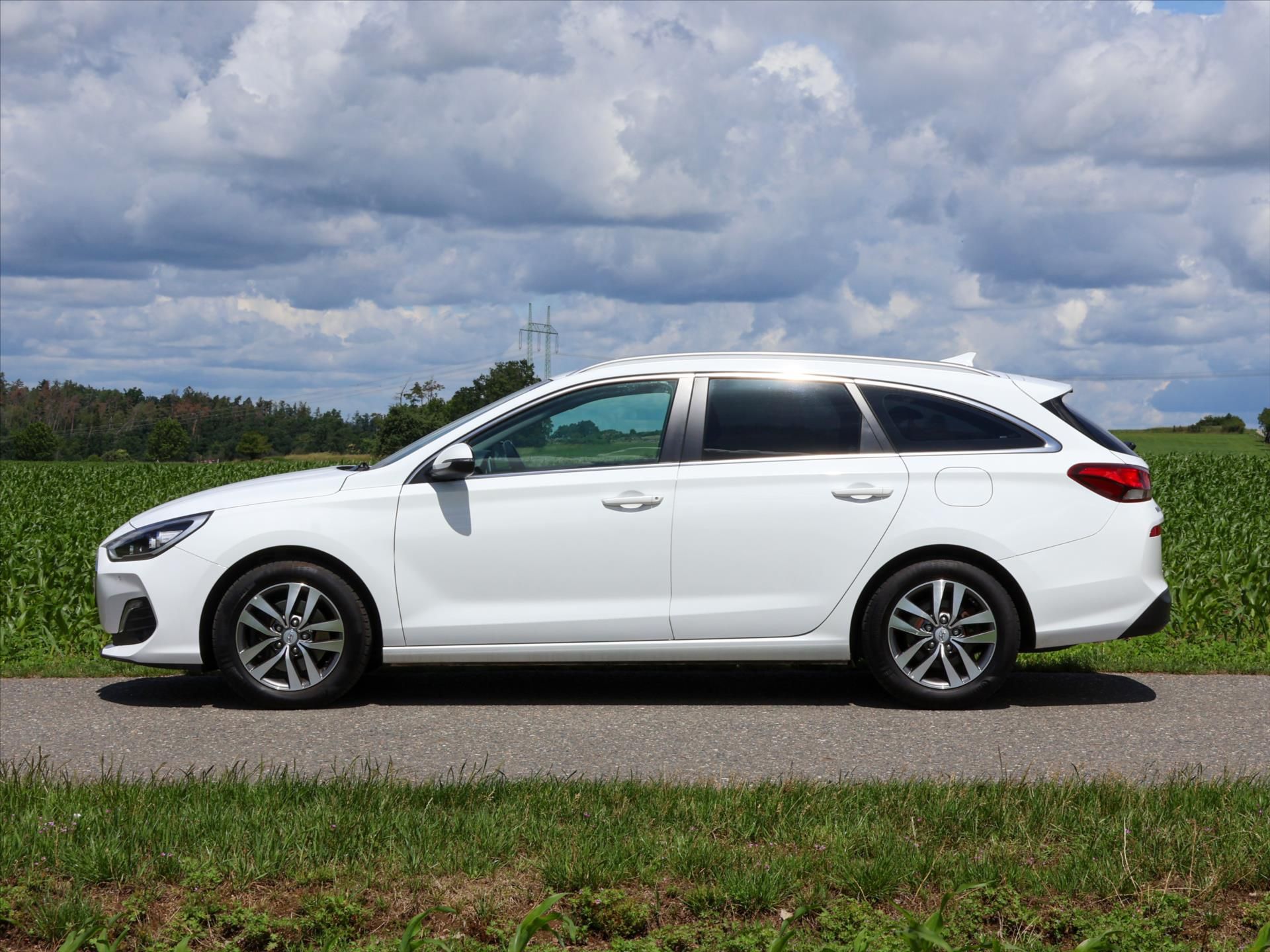 Hyundai i30, 1.6 CRDi Automat CZ Style LED - fotka 4