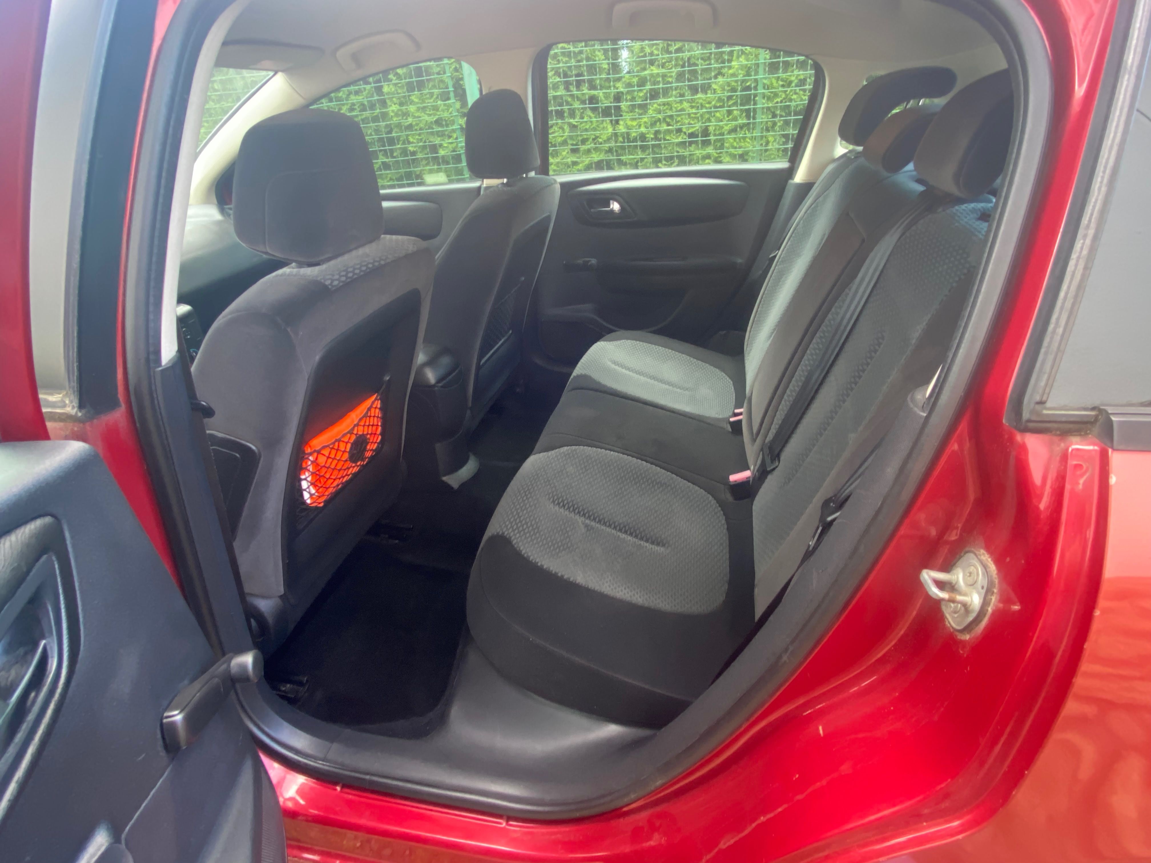 Citroën C4, 1,6 TDI, servisováno - fotka 6