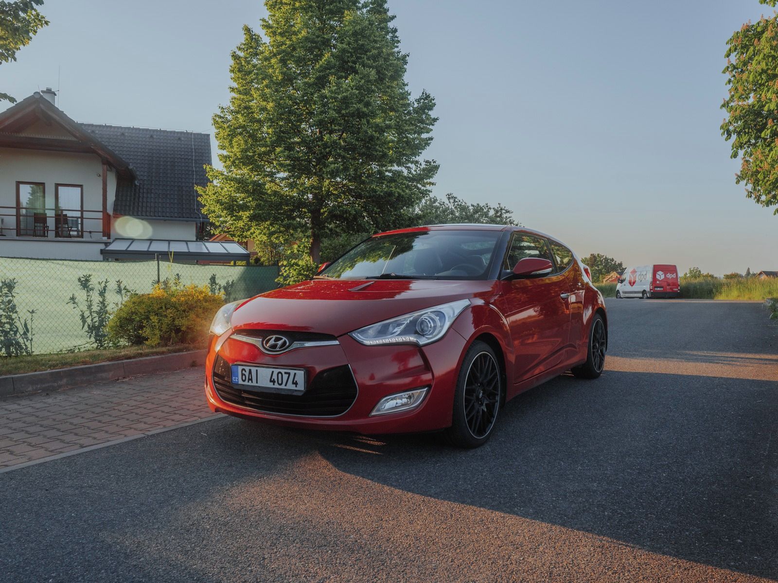 Hyundai Veloster, 1.6 GDi 103kW, ČR, STK 10/2027 - fotka 3