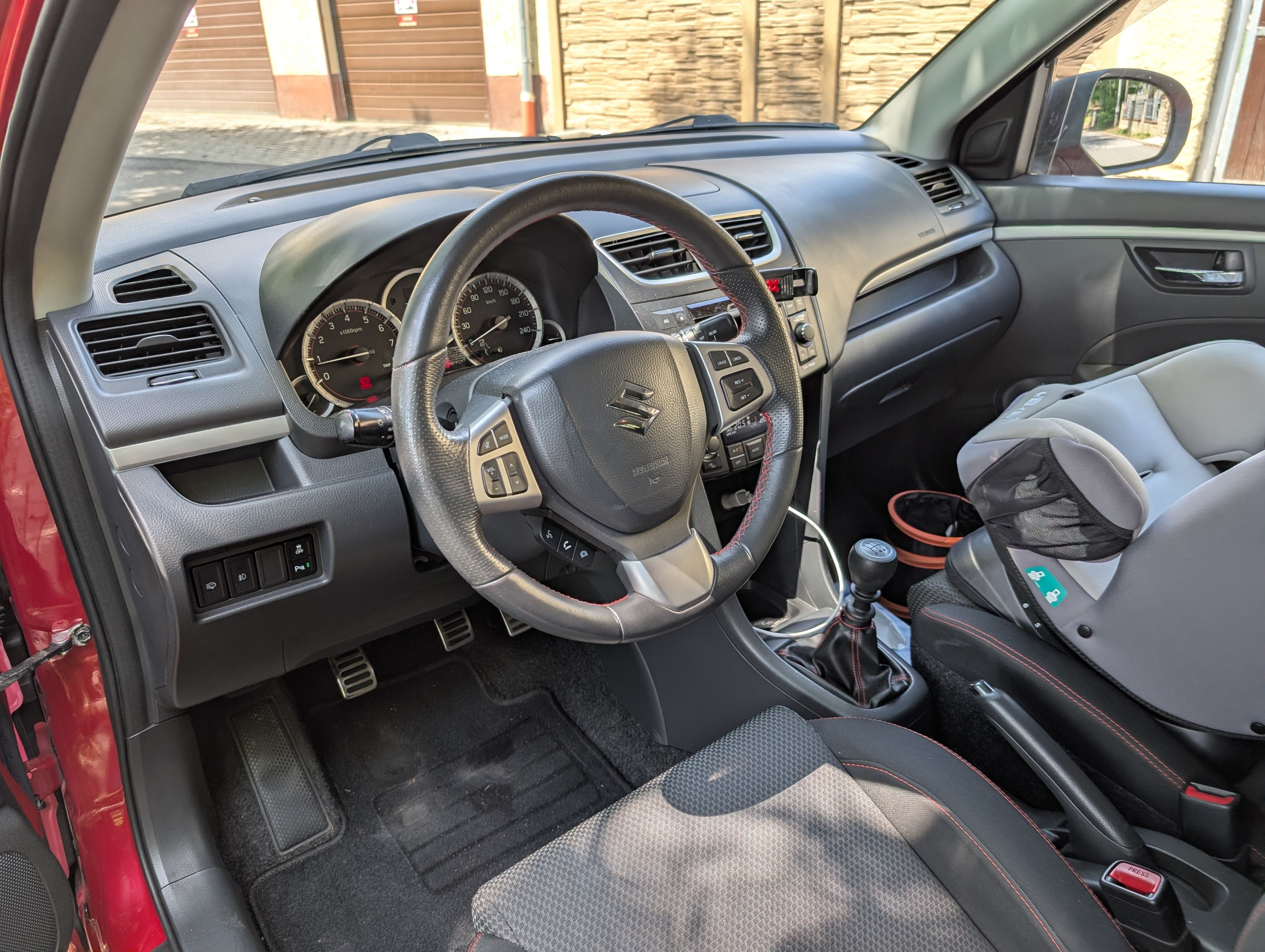 Suzuki Swift, 1. majitel, ČR původ, TOP - fotka 6