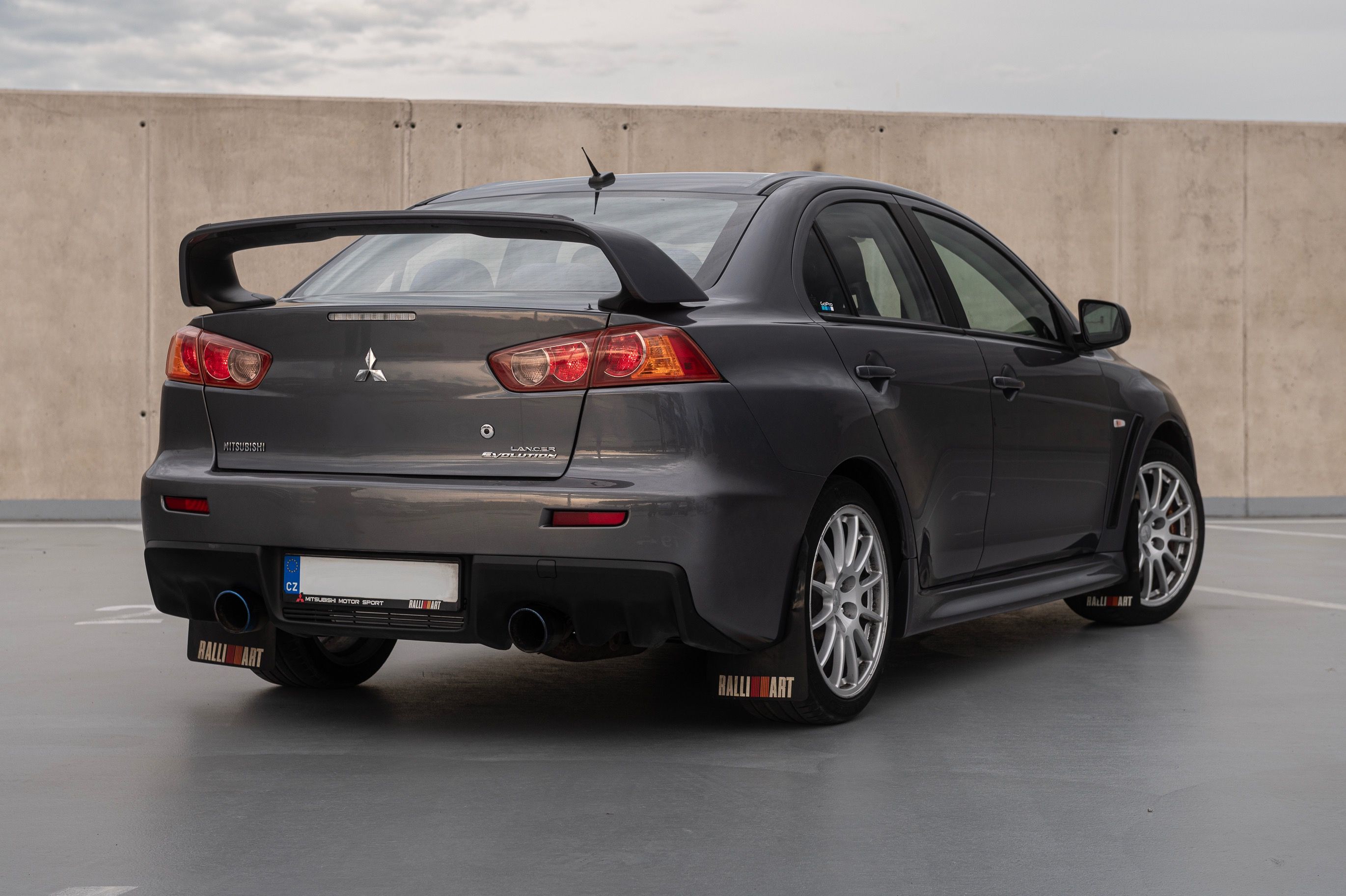 Mitsubishi Lancer, Evo X Manual - fotka 5