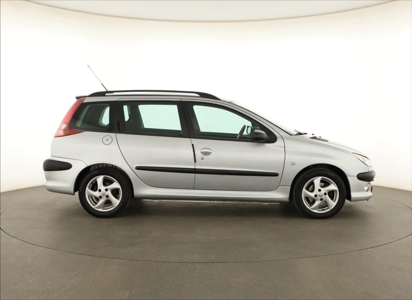 Peugeot 206, 1.6 HDi, po STK, Tažné, Klima - fotka 6