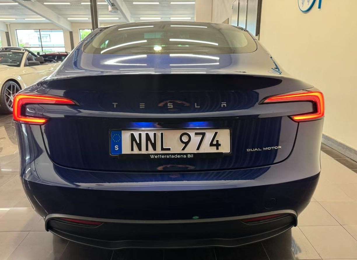 Tesla Model 3, LR AWD Panorama Ambient - fotka 6
