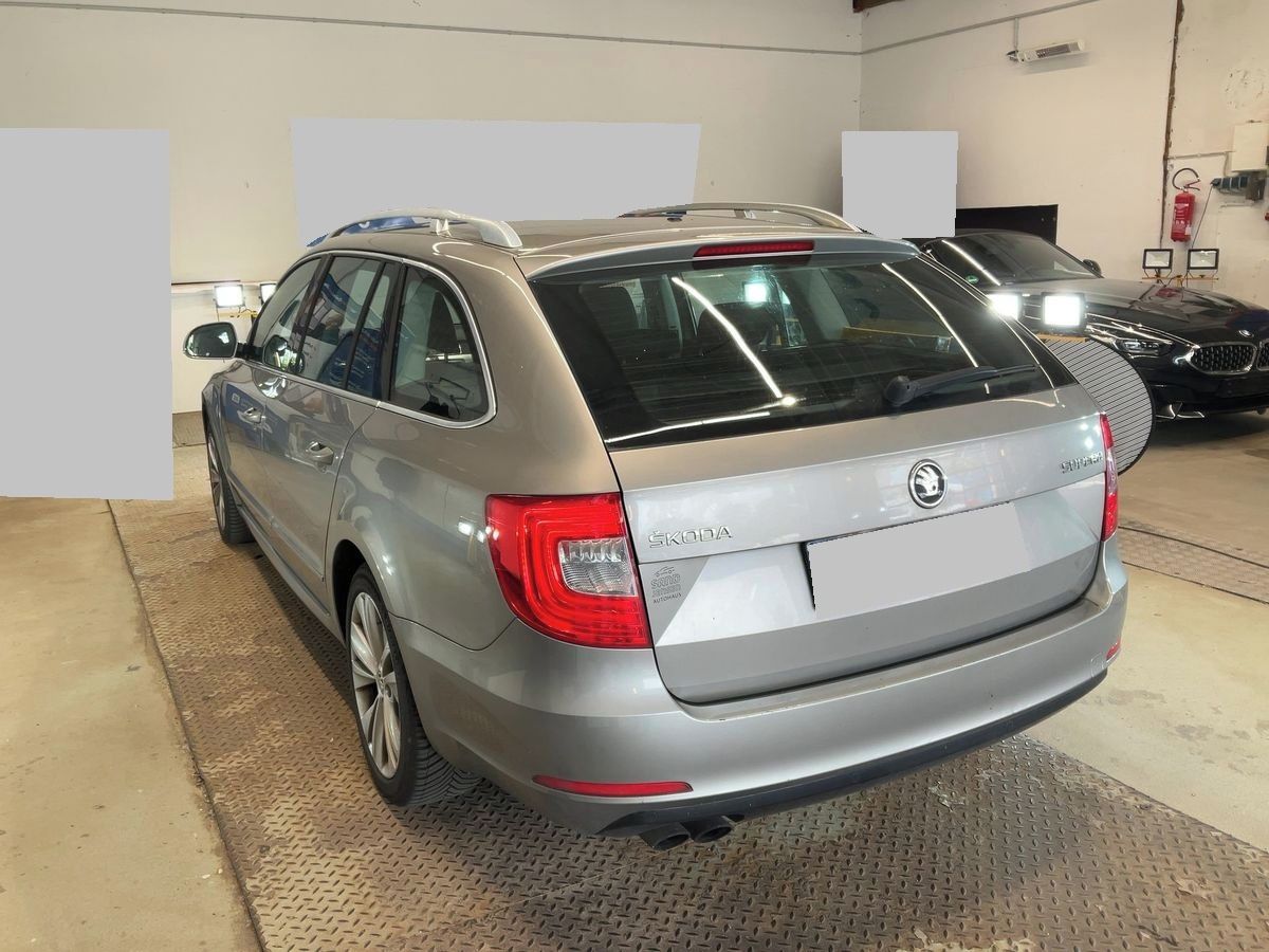 Škoda Superb, 2.0Tdi 125KW ELEGANCE 193tkm - fotka 3