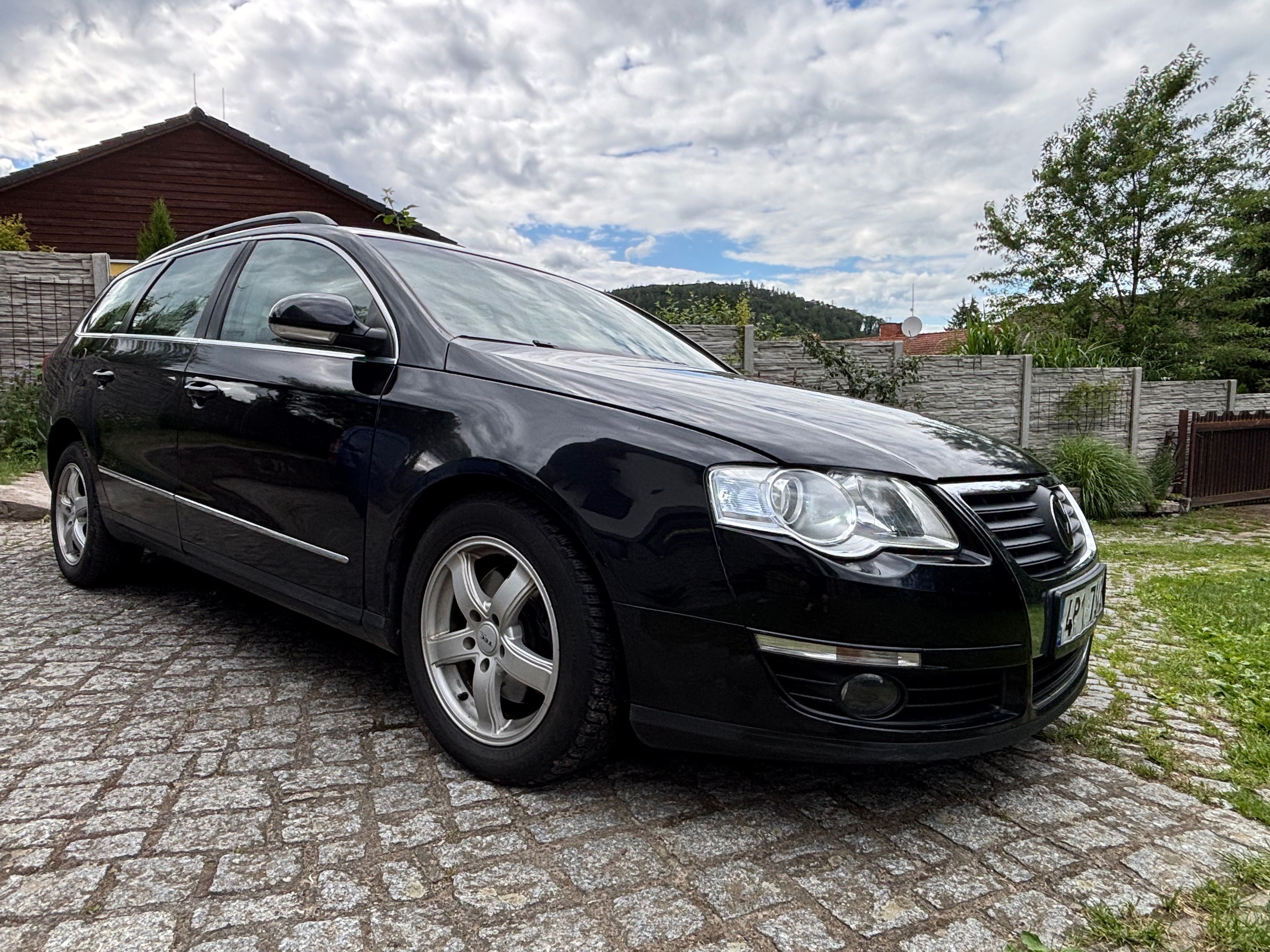 Volkswagen Passat Variant, 2.0 TDI 103kW, tažné, STK 2028 - fotka 2