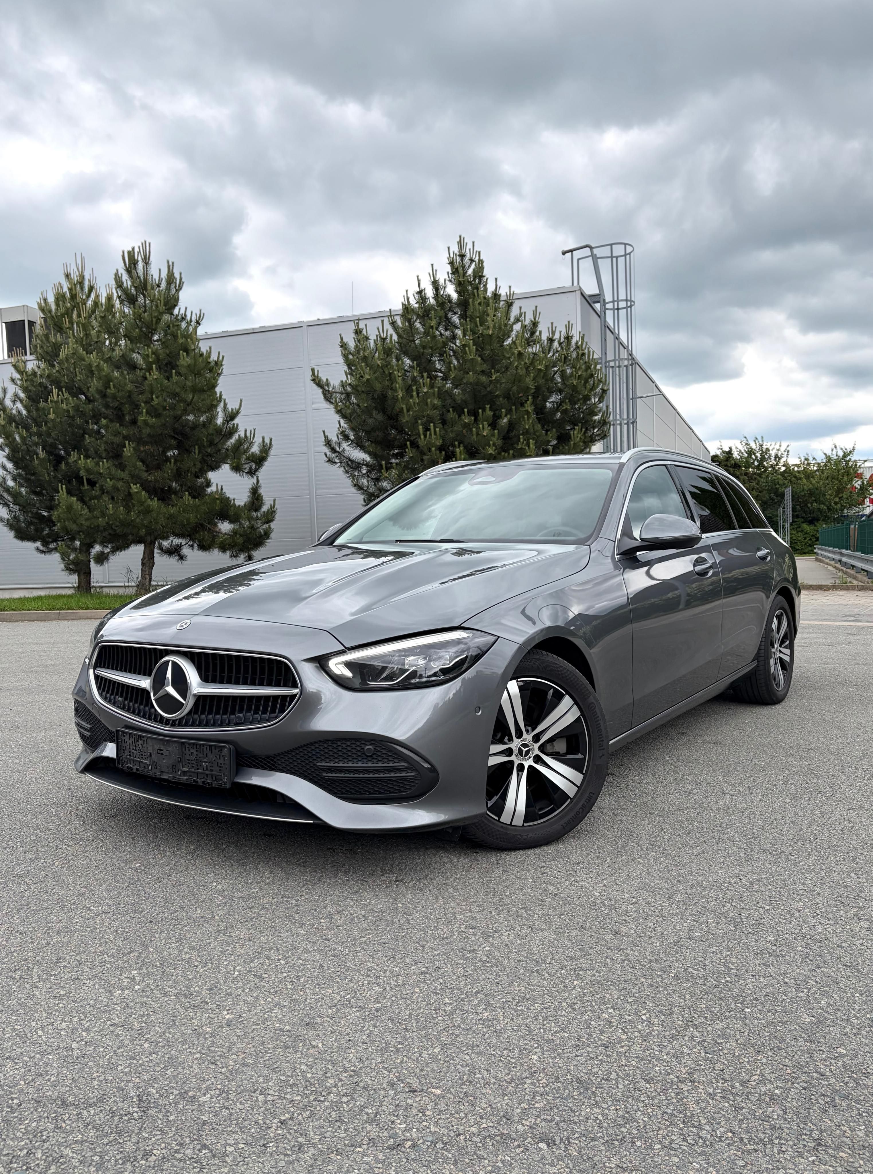 Mercedes-Benz Třídy C, C220d 147kw Distronic Ambient
