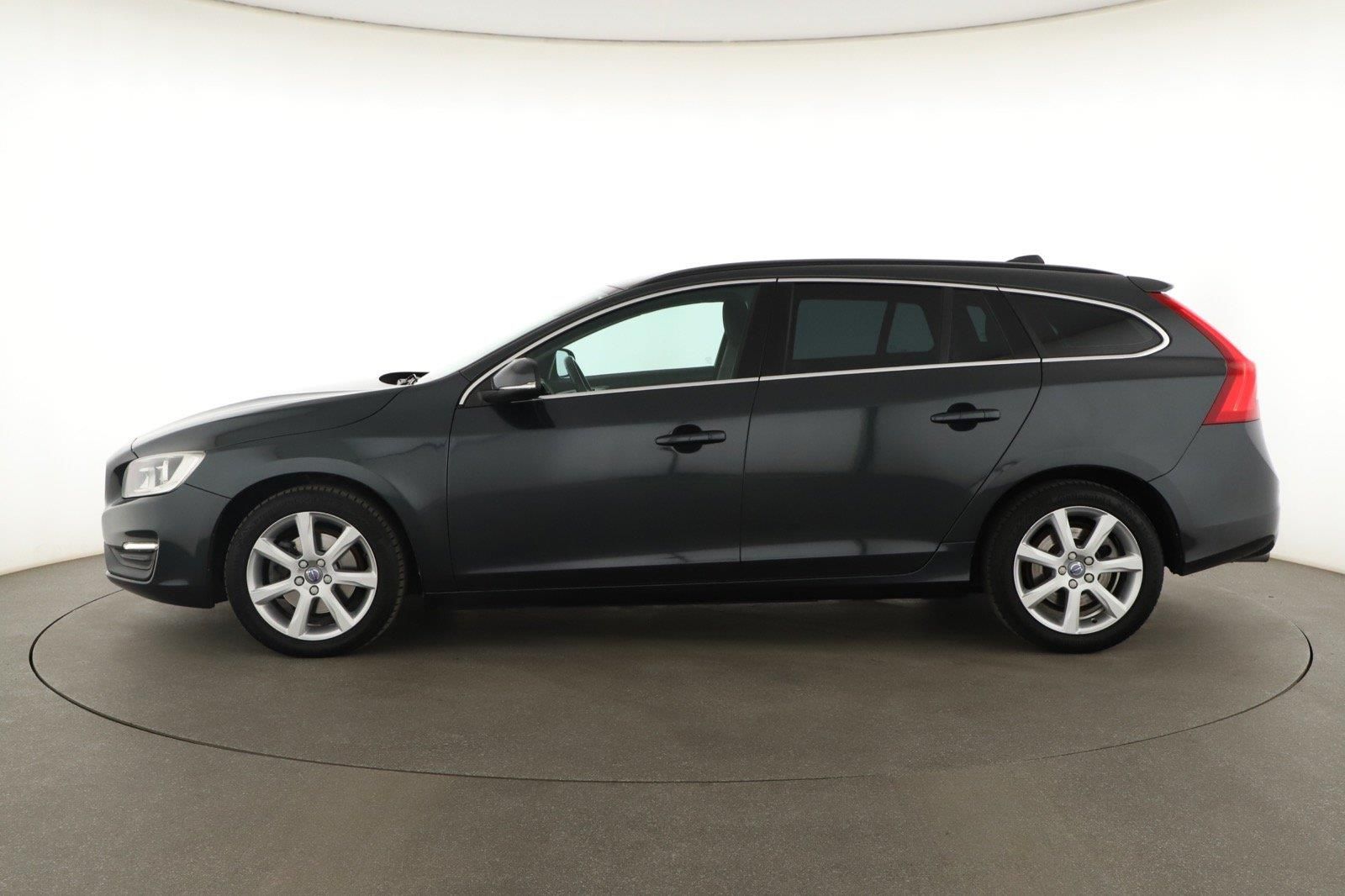 Volvo V60, T4 2.0, Serv.kniha, Kůže, Navi - fotka 3