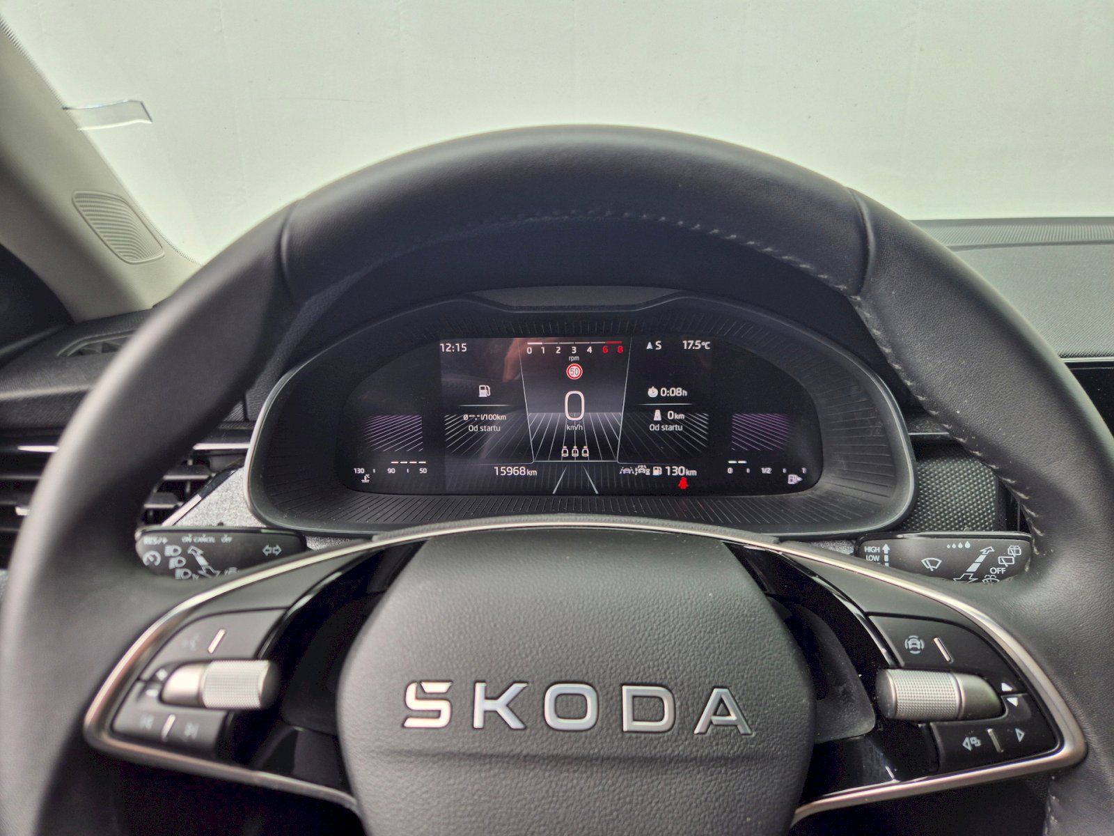 Škoda Scala, 1.0TSI 85kW Selection - fotka 6