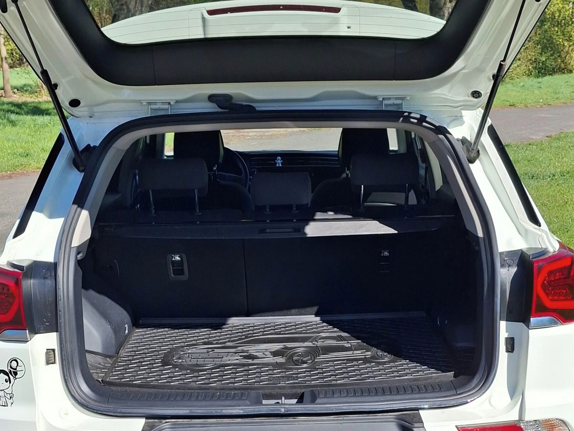 SsangYong Korando, 1.5,tažné,automat,sada kol - fotka 4