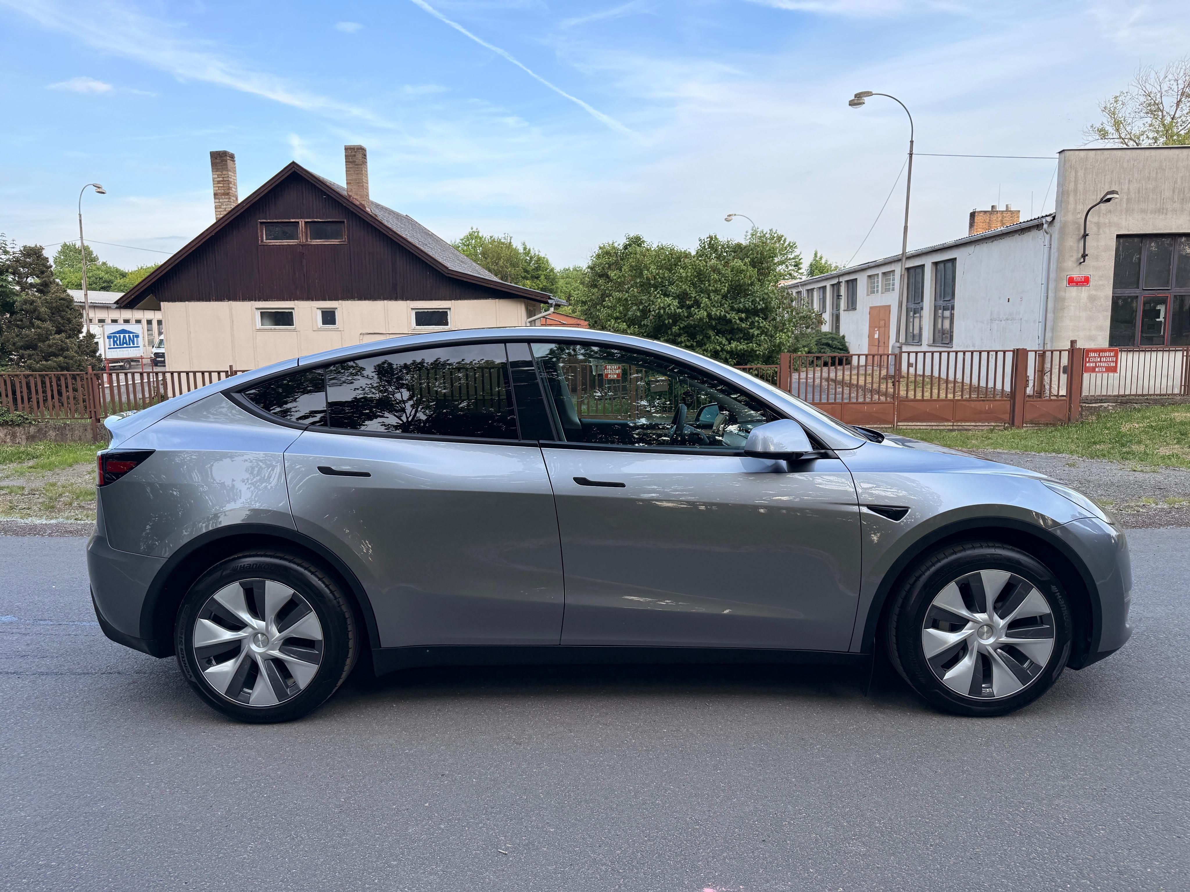 Tesla Model Y, Long Range AWD, tovární záruka - fotka 6