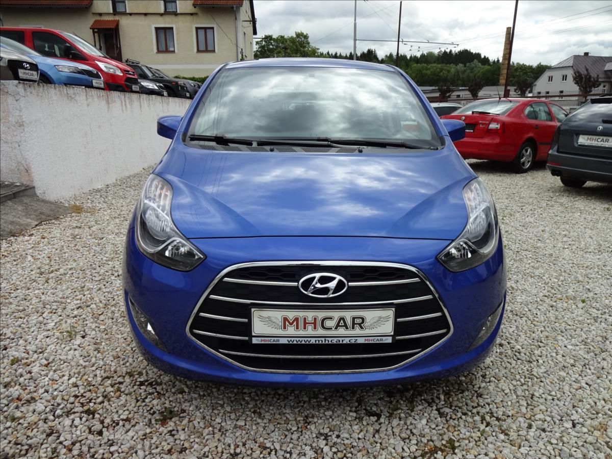 Hyundai ix20, 1,6 i 91kW 56 000km - fotka 2
