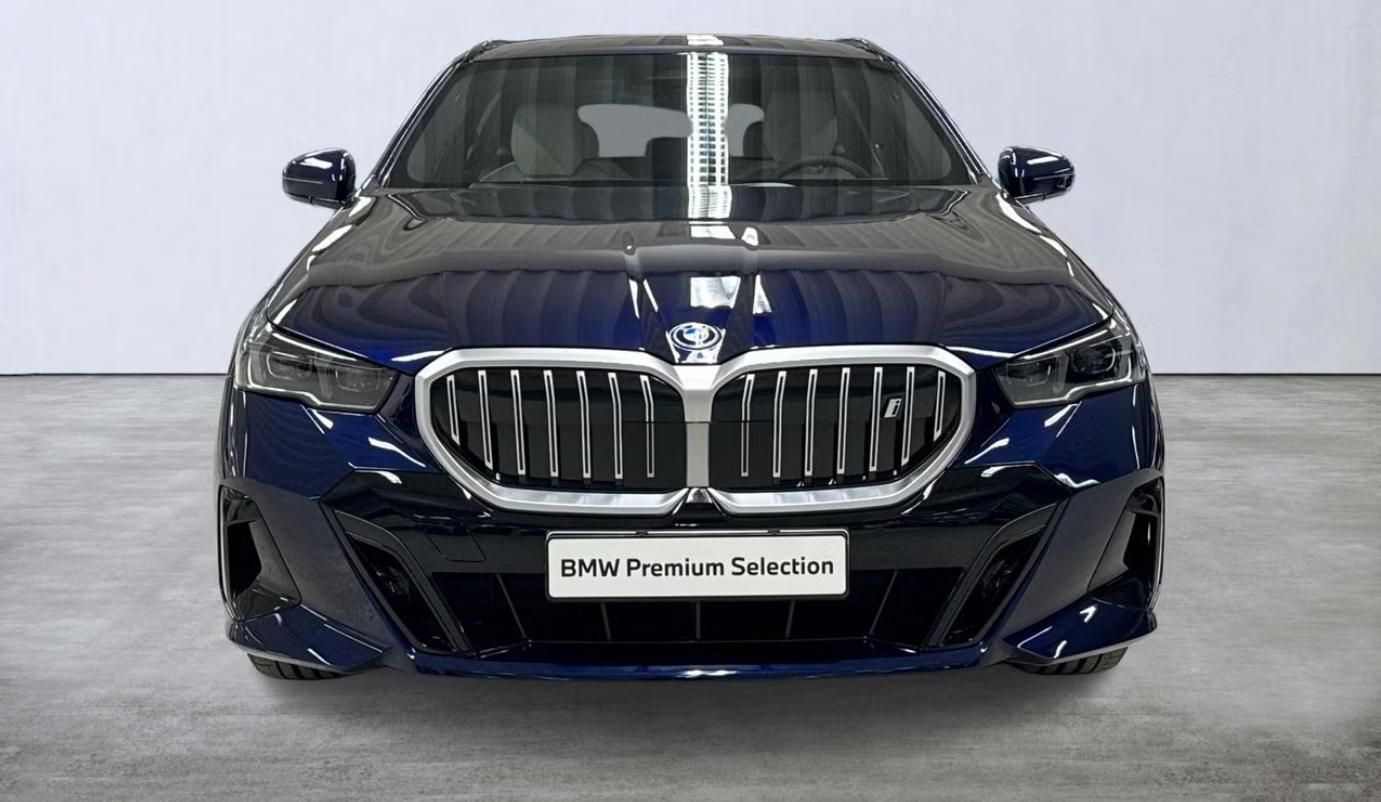 BMW i5, xDrive40 Touring M Tažné Kam. - fotka 5