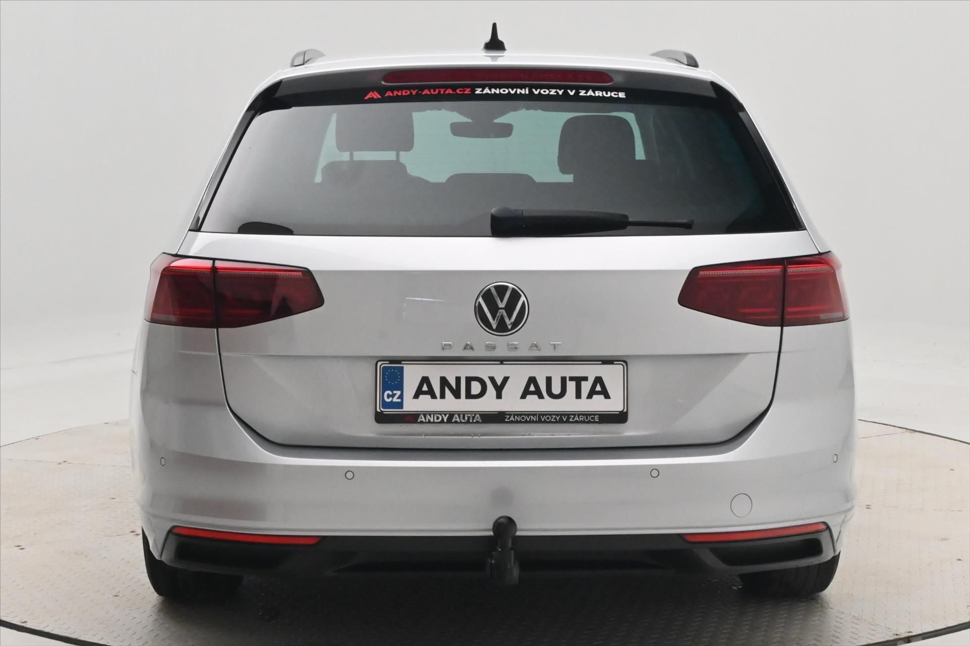 Volkswagen Passat, 2,0 TDI 110kW DSG Business Zár - fotka 6