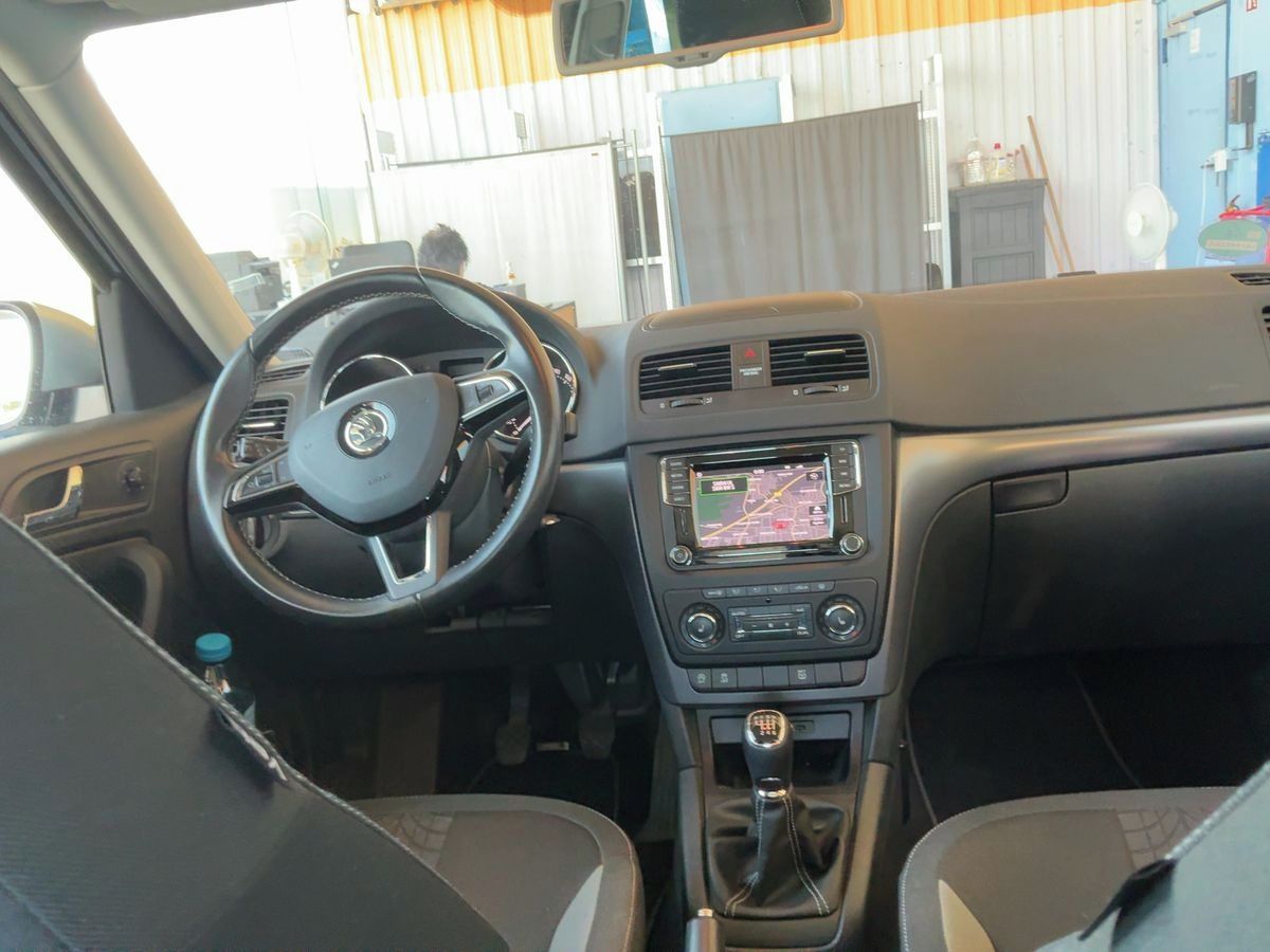 Škoda Yeti, 1.4TSI 92KW OUTDOOR BI-XENONY - fotka 2