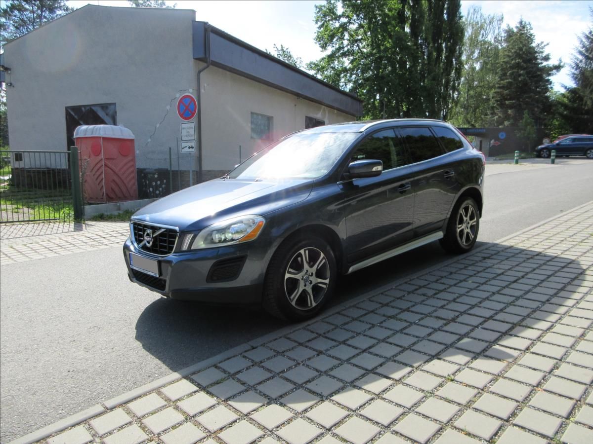 Volvo XC60, 2,4 D5 AWD Summum, Panorama, K - fotka 5