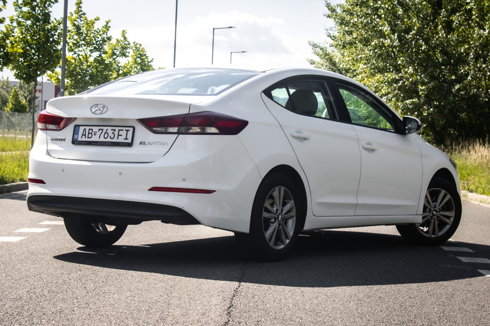 Hyundai Elantra - fotka 4