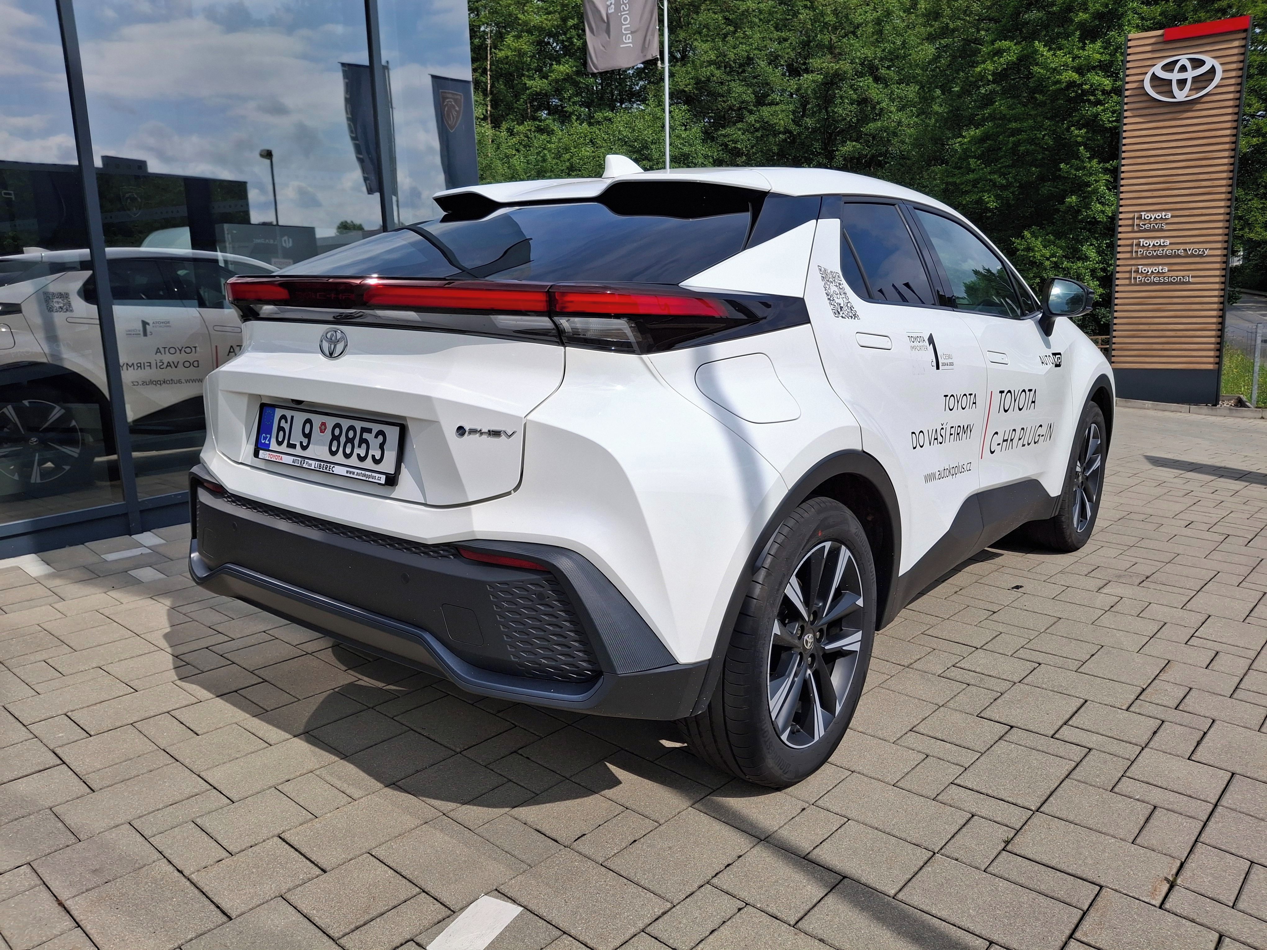 Toyota C-HR, 2.0 PHEV STYLE - fotka 4