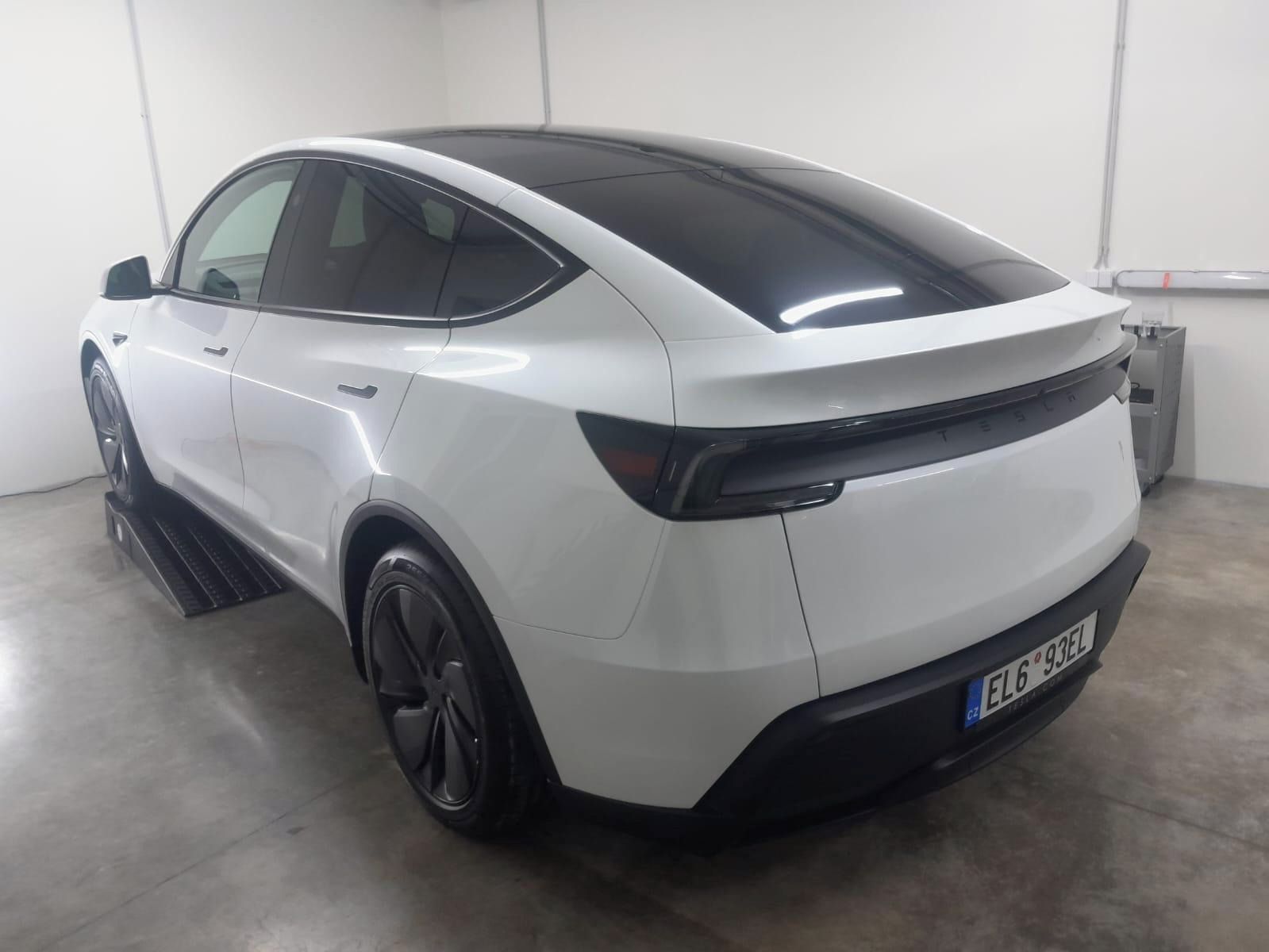 Tesla Model Y, Model Y Long Range Dual Motor - fotka 3