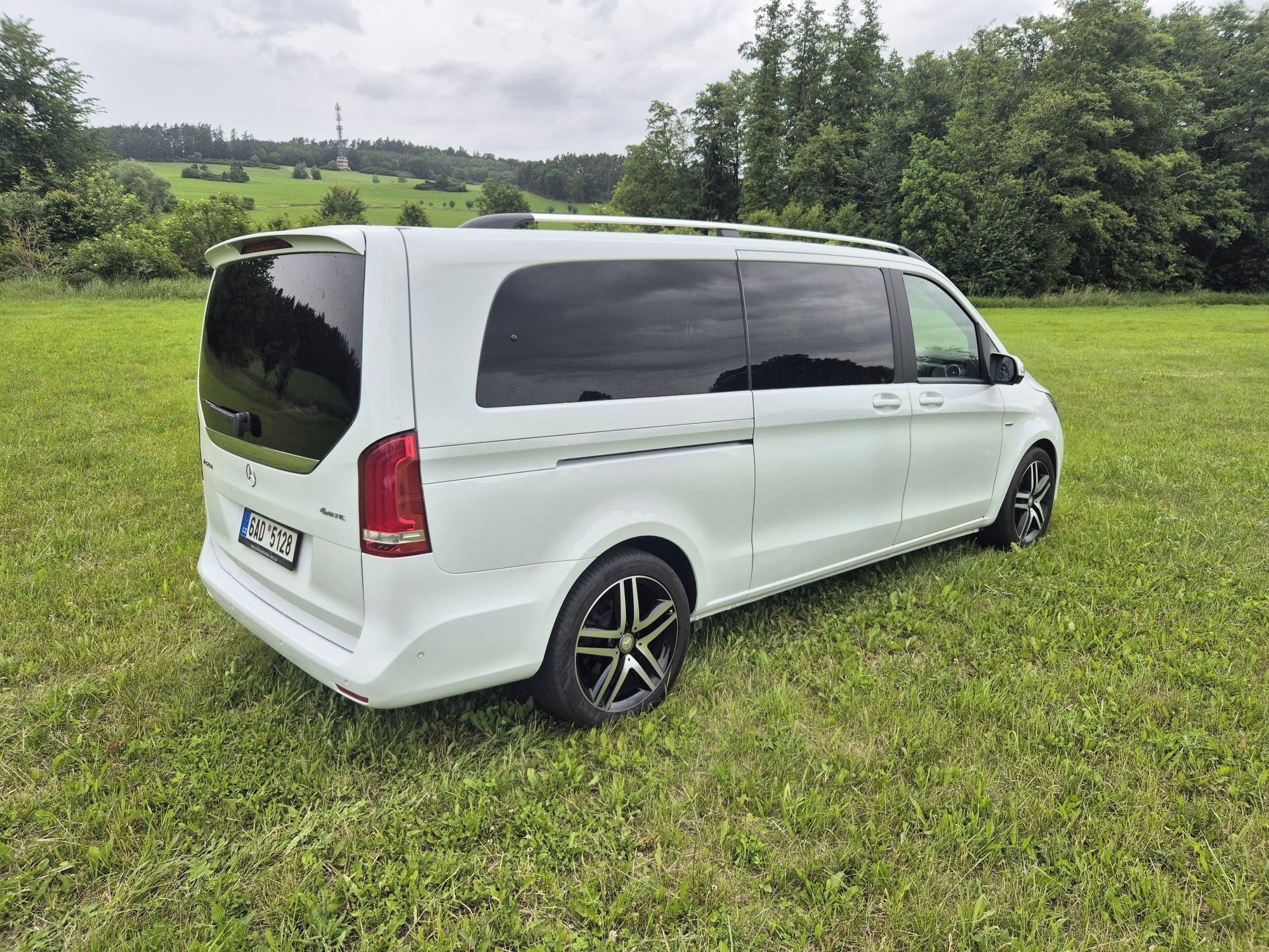 Mercedes-Benz Třídy V, V 250d Avantgarde XL 4Matic - fotka 5