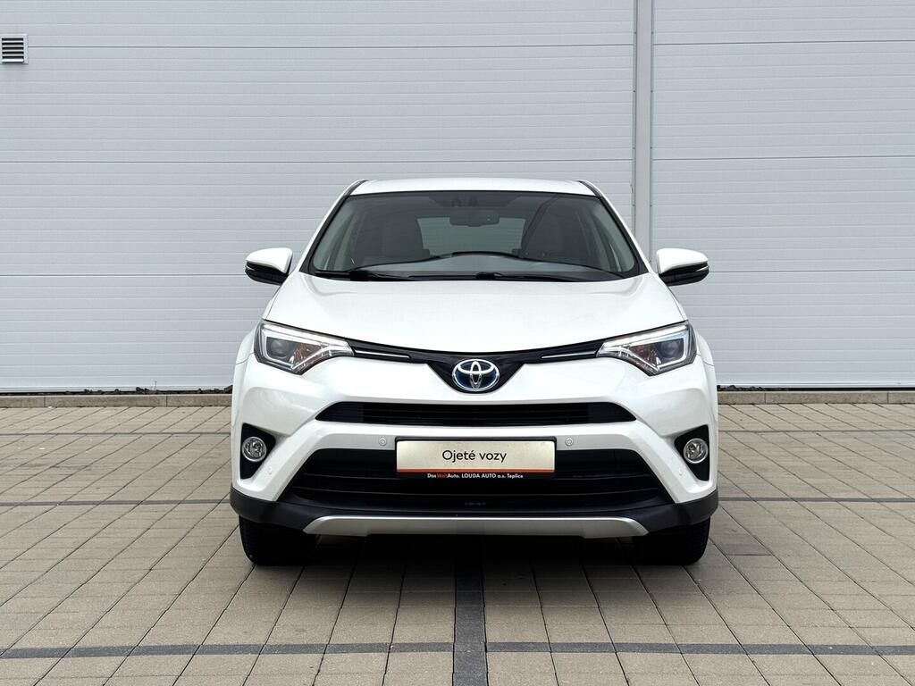 Toyota Rav4, 2.5 Hybrid 114 kW - fotka 2