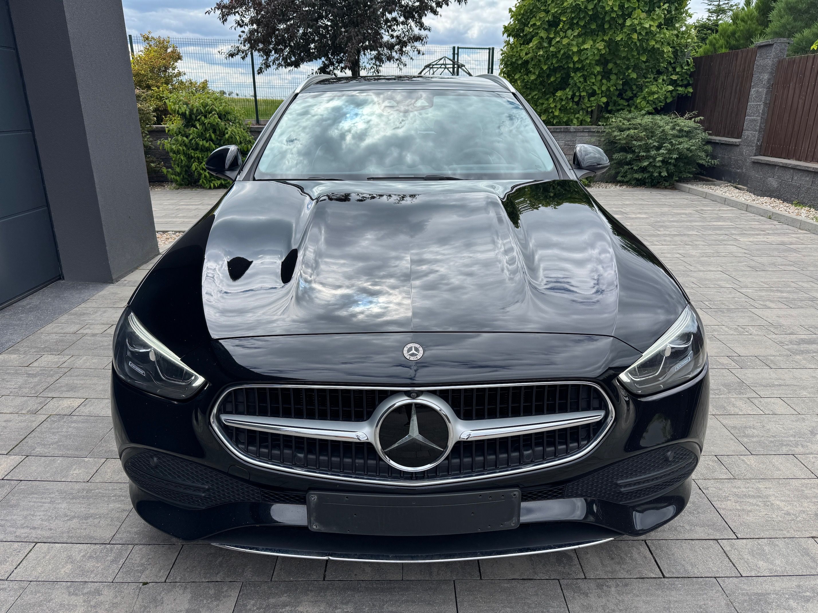 Mercedes-Benz Třídy C, 220d, 4MATIC, AVANTGARDE - fotka 2