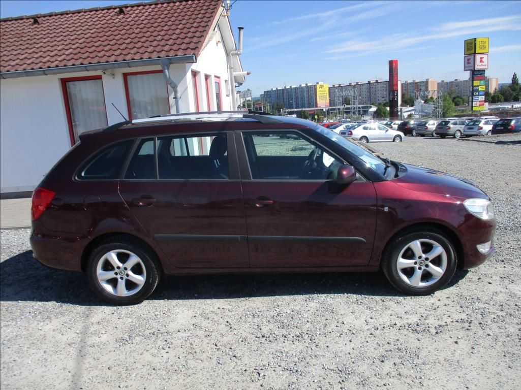 Škoda Fabia, 1,2 TSI, digiklima,servis,tažn - fotka 4