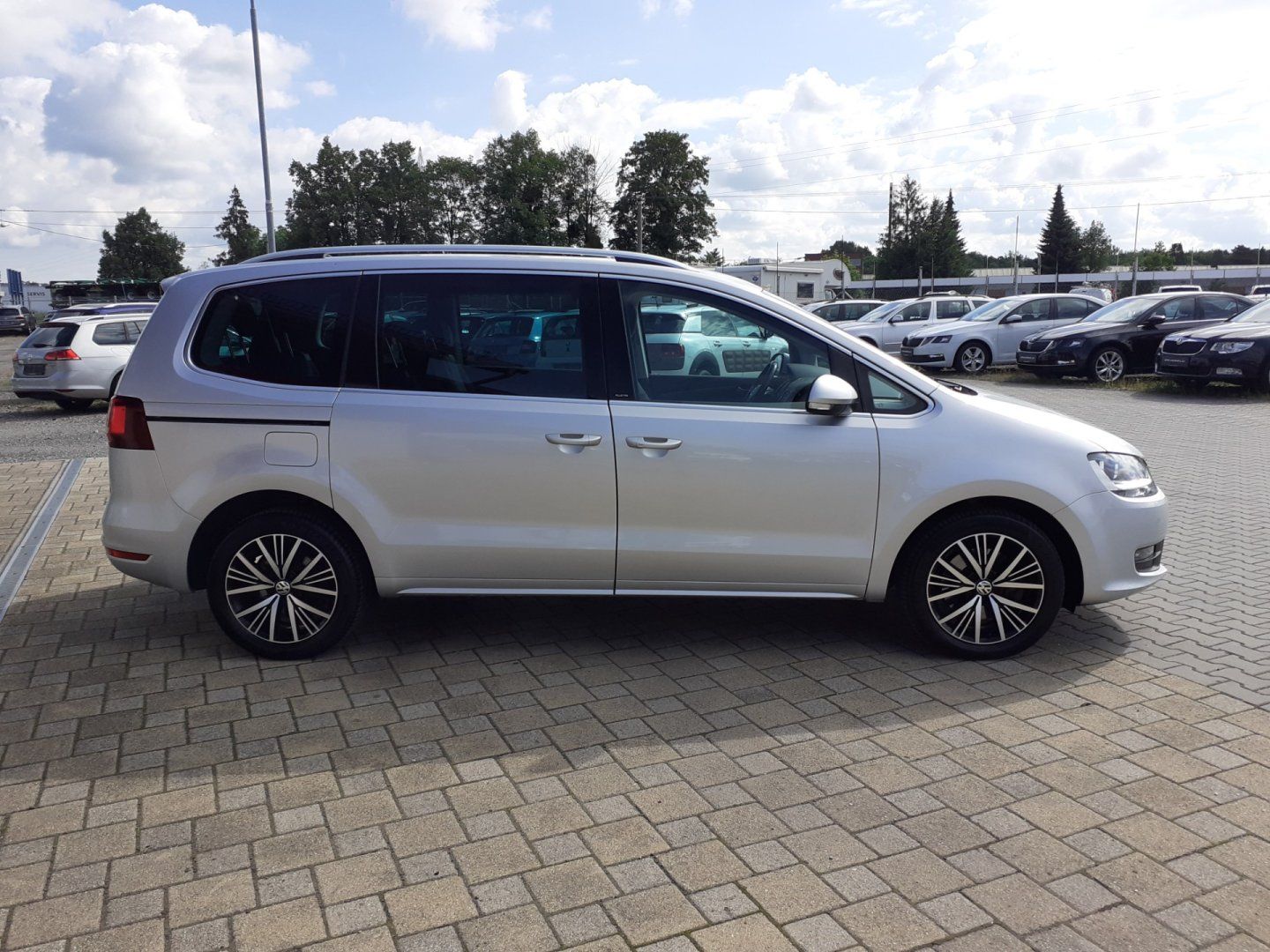 Volkswagen Sharan, 2.0 TDI 4X4 DSG 7 MÍST. - fotka 3