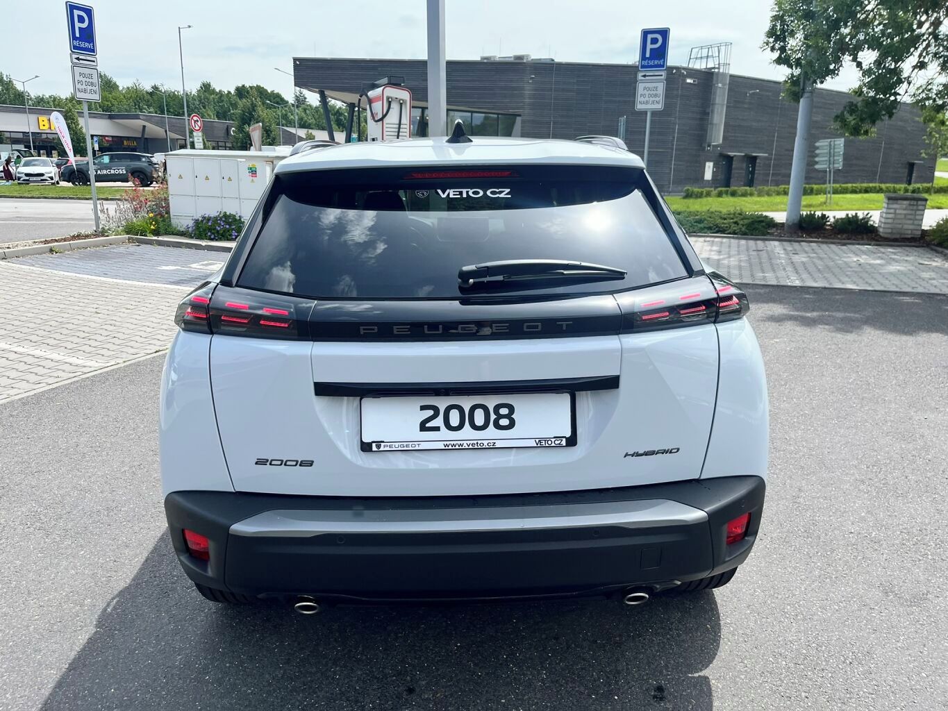 Peugeot 2008, ALLURE Hybrid 145 e-DCS6 - fotka 5